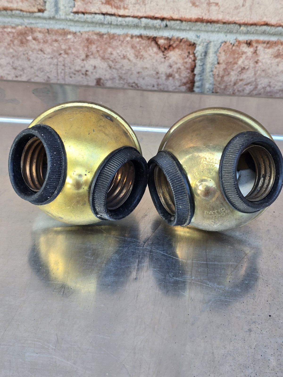Antique Two Cluster Benjamin Light Socket Fixture Brass & Porcelain 660W 250V Antique Two Cluster Benjamin Light Socket Fixture Brass & Porcelain 660W 250V
