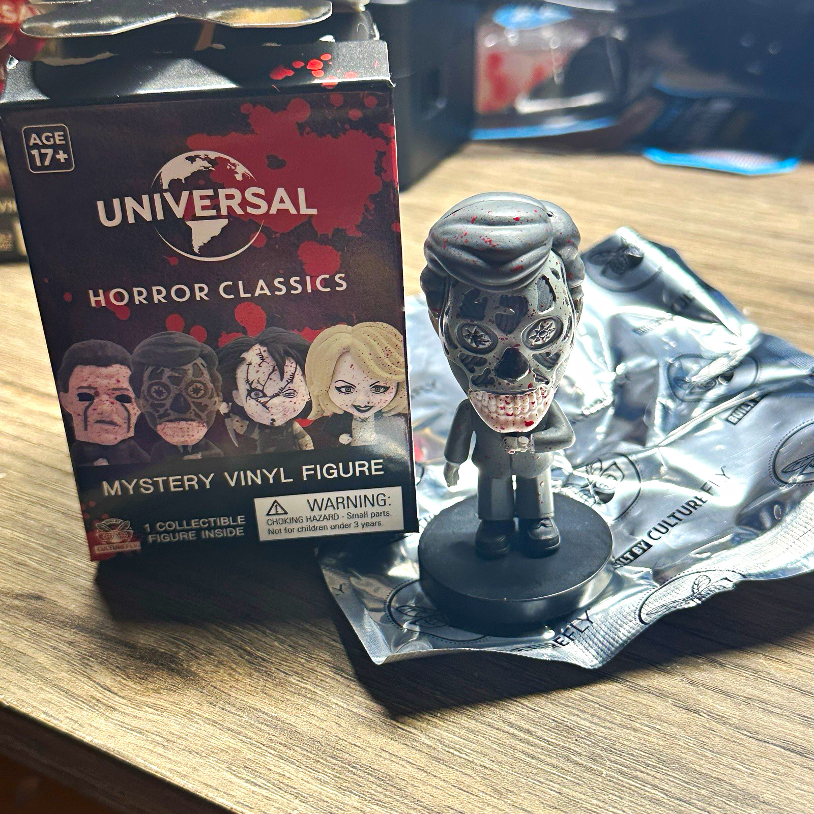 They Live Alien - Vinyl Figure Collectible -CultureFly Universal Horror Classics They Live Alien - Vinyl Figure Collectible -CultureFly Universal Horror Classics