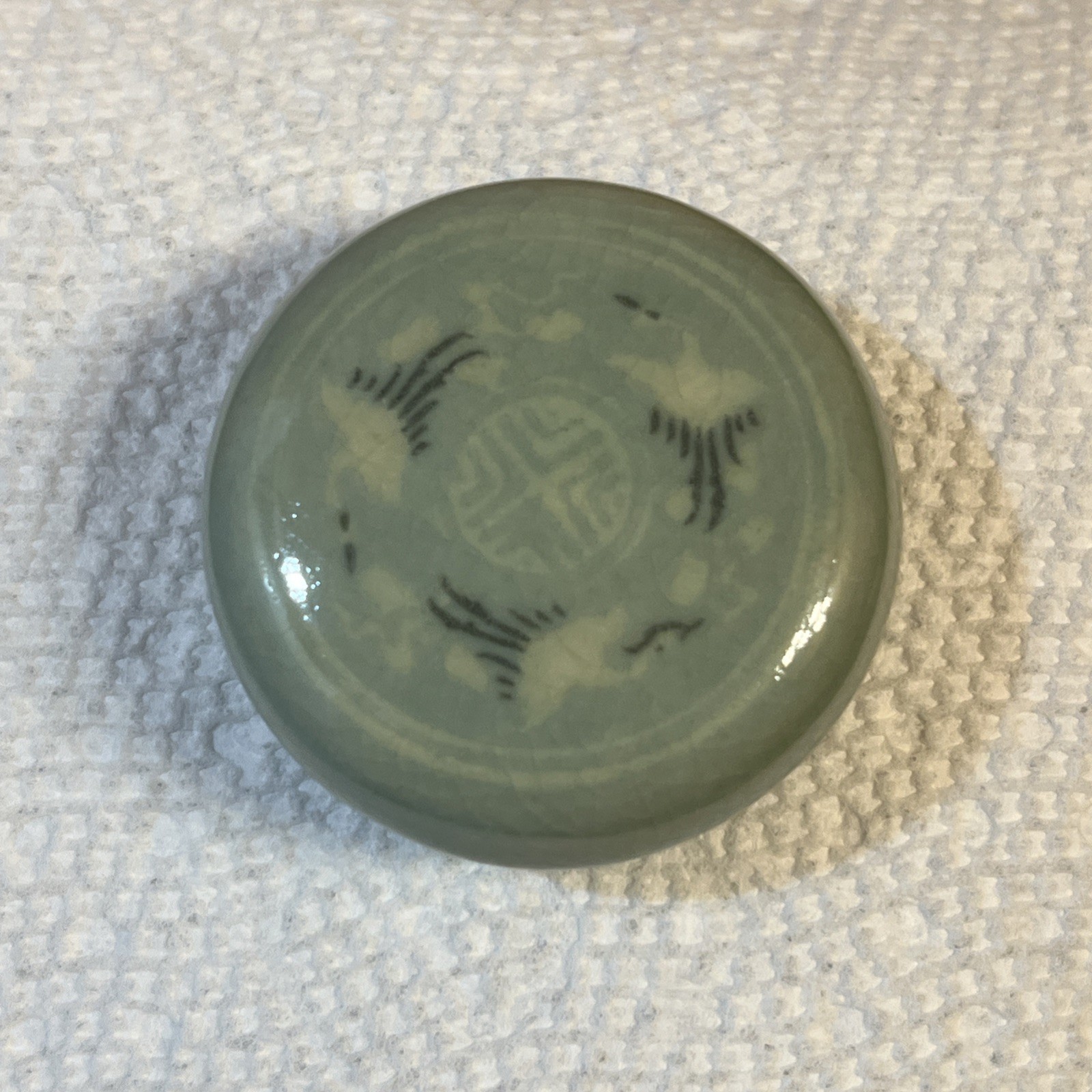 Vintage Korean Celadon Green Crackle Glaze Ceramic Floral Flower Trinket Box