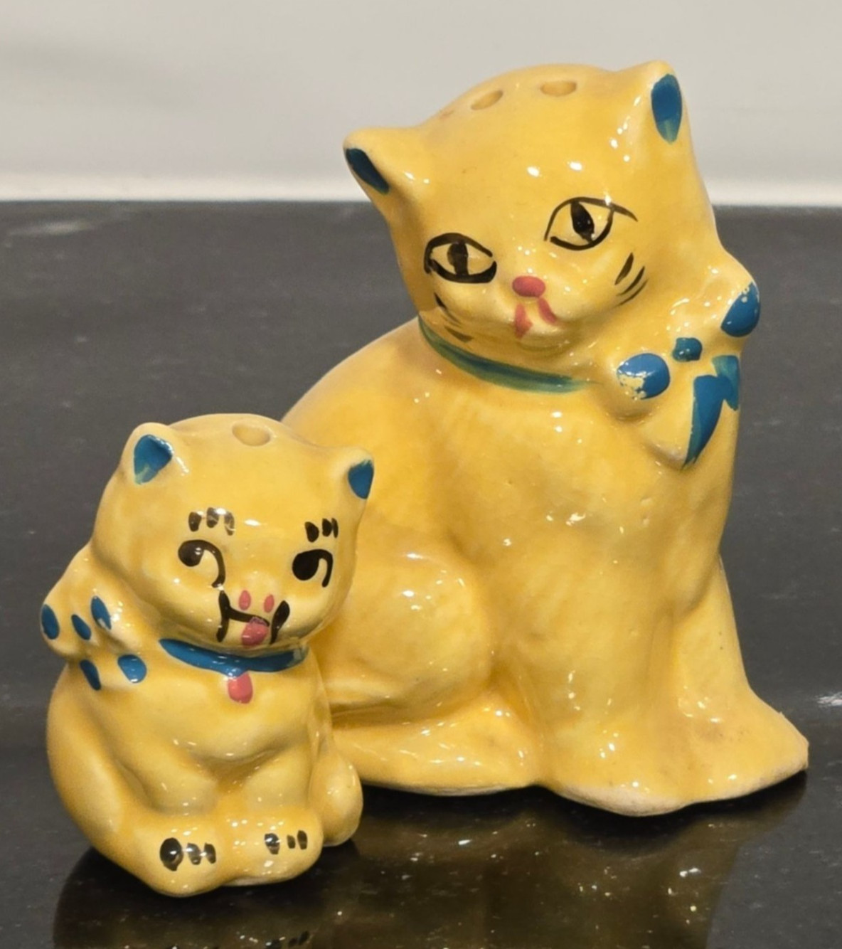 Vintage Cat Salt Pepper Shakers Japan Mama Baby kitten with bow Kitschy Cute 50s Vintage Cat Salt Pepper Shakers Japan Mama Baby kitten with bow Kitschy Cute 50s