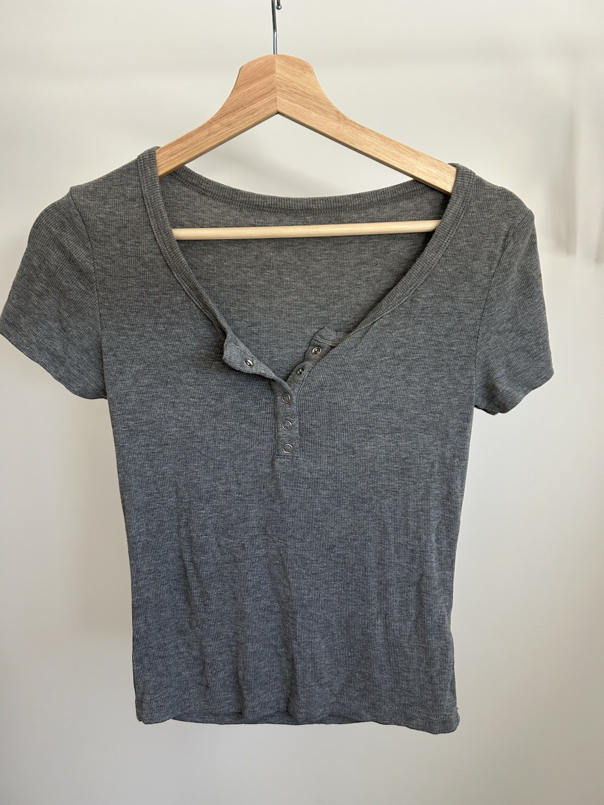 Dazy Grey Ribbed Henley Top | Size M | Pre-Loved in Excellent Condition