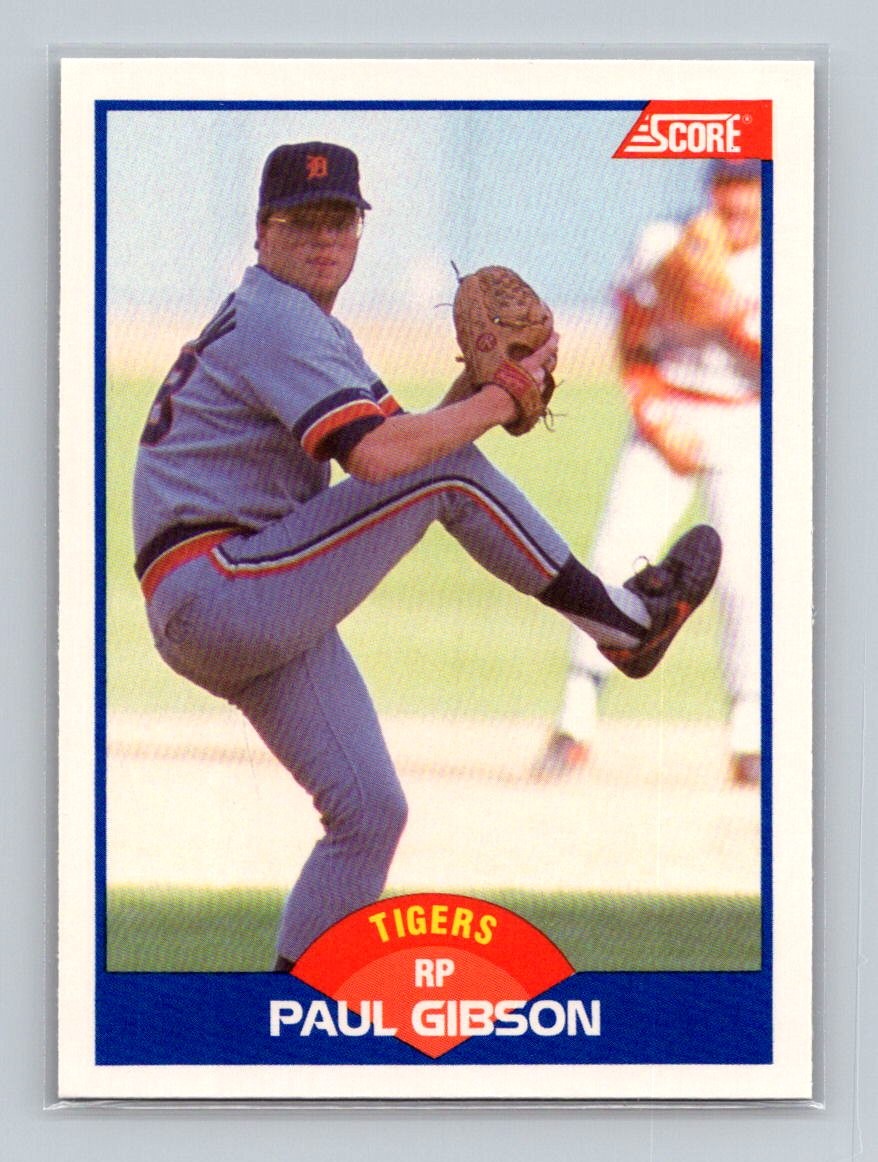 1989 Score #595a Paul Gibson : Player grabbing crotch in background 1989 Score #595a Paul Gibson : Player grabbing crotch in background