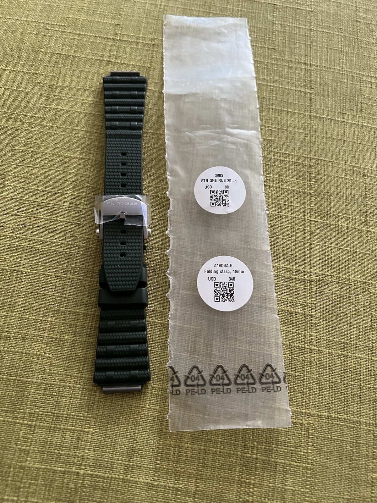 Breitling GREEN ROULEAUX RUBBER STRAP -20/18 MM/ With 18mm Deployment Clasp Breitling GREEN ROULEAUX RUBBER STRAP -20/18 MM/ With 18mm Deployment Clasp