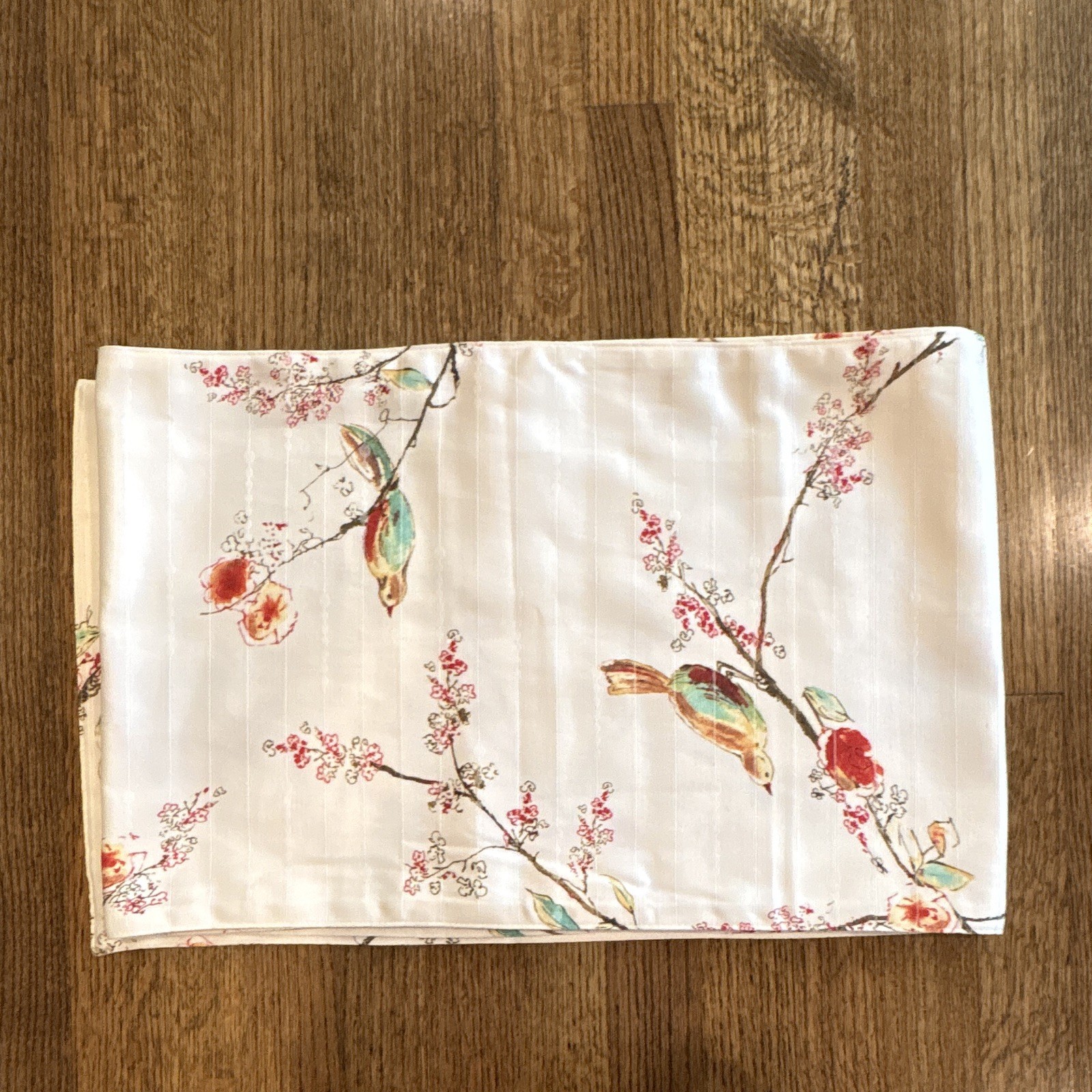NEW-Lenox Chirp Table Runner, Pristine-Now Discontinued, 87 x 14 inches-See Note NEW-Lenox Chirp Table Runner, Pristine-Now Discontinued, 87 x 14 inches-See Note