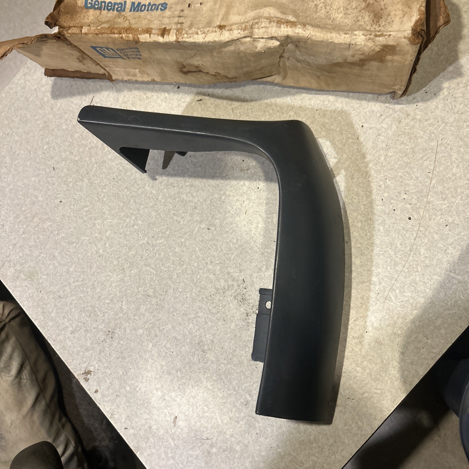 Nos 1975 1976 1977 1978 Chevy Nova Fender Extension Eyebrow LH Chevrolet OEM Box Nos 1975 1976 1977 1978 Chevy Nova Fender Extension Eyebrow LH Chevrolet OEM Box