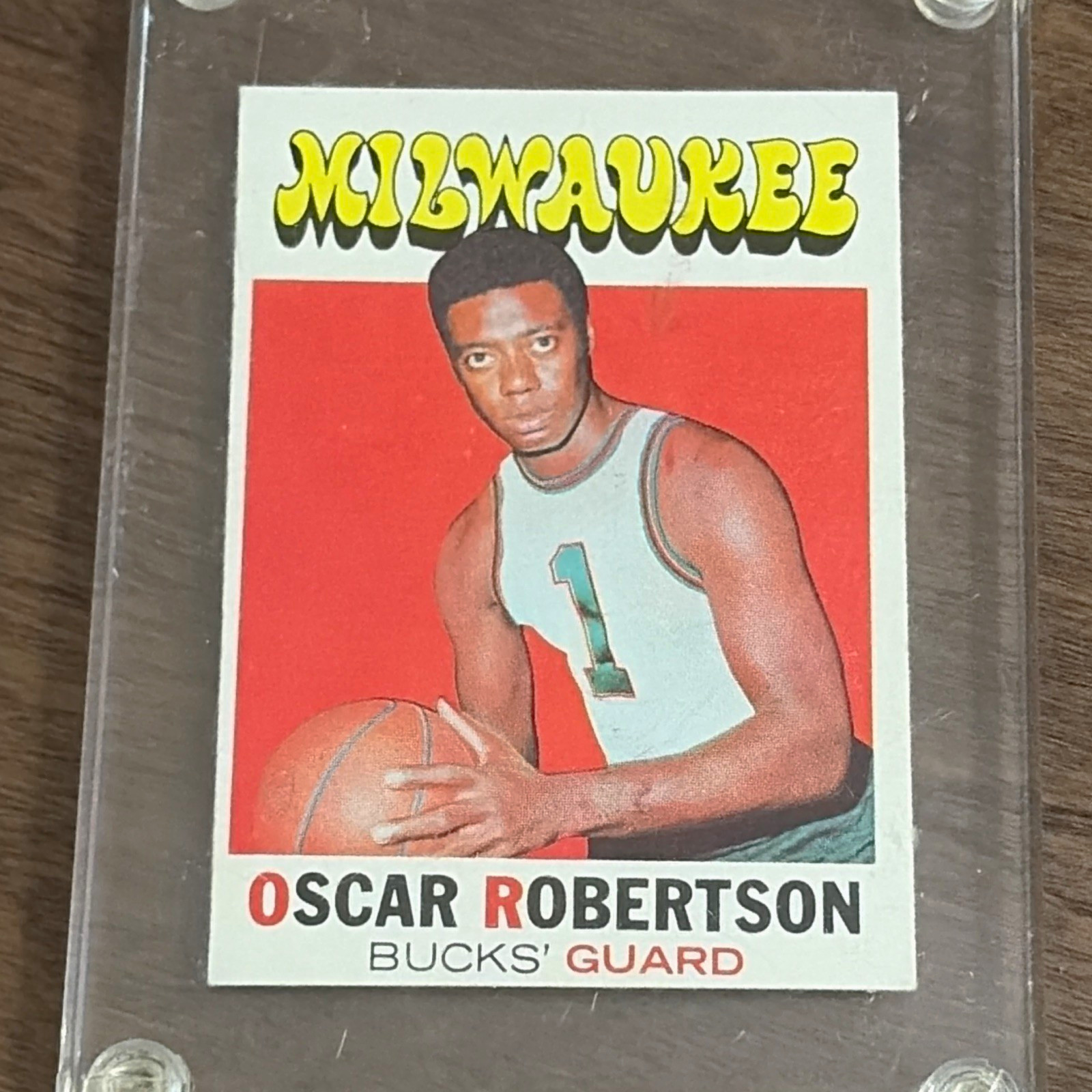 1971-72 Topps Base Set #1 Oscar Robertson Milwaukee Bucks NBA Basketball Card 1971-72 Topps Base Set #1 Oscar Robertson Milwaukee Bucks NBA Basketball Card