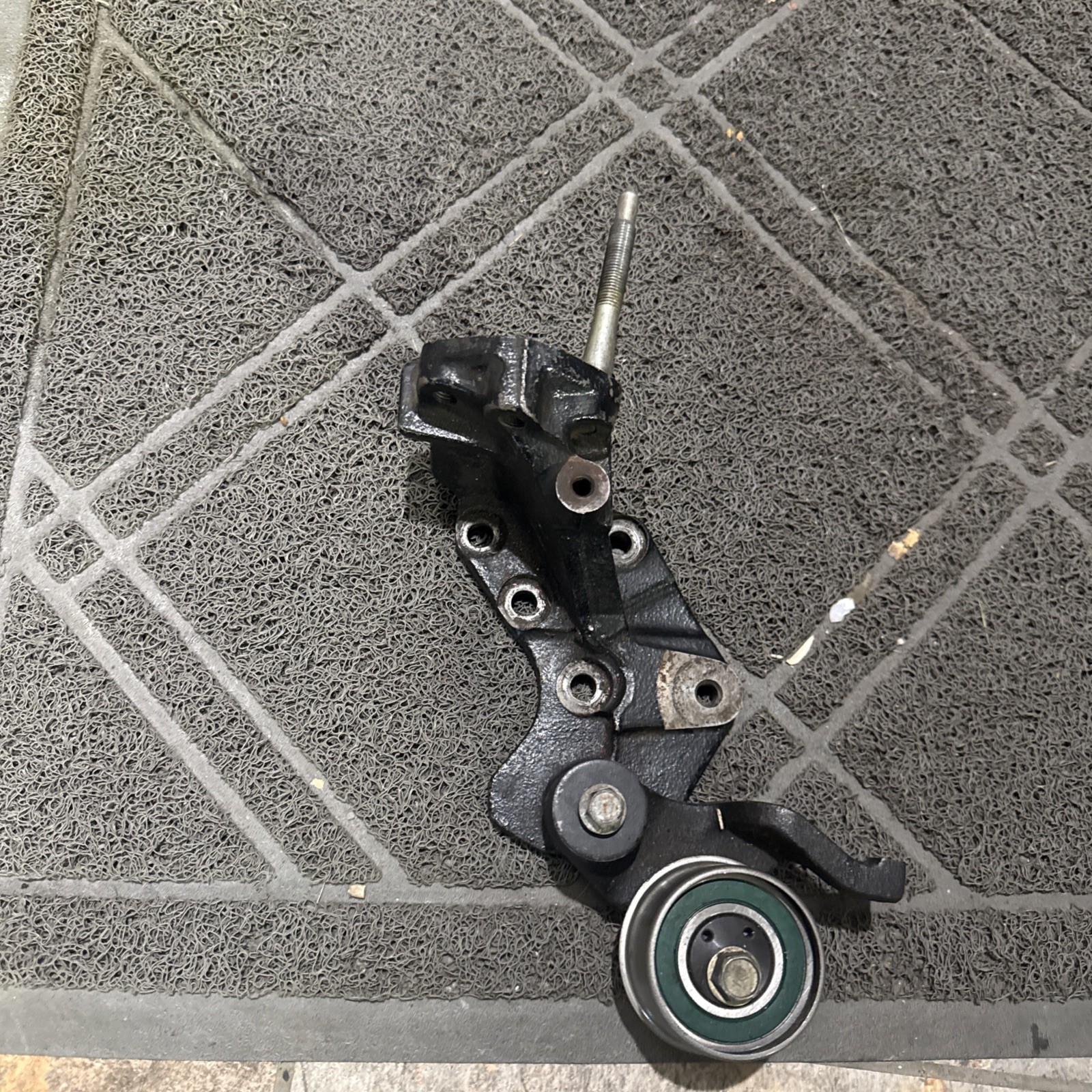2G DSM Mitsubishi Eagle 4g63 Turbo Timing Belt Tensioner bracket 7bolt 95-99 2G DSM Mitsubishi Eagle 4g63 Turbo Timing Belt Tensioner bracket 7bolt 95-99