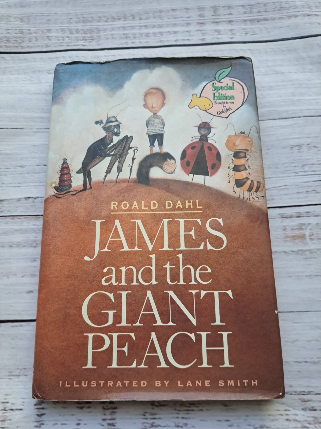 VINTAGE JAMES AND THE GIANT PEACH Roald Dahl and Lane Smith 1996 First Edition VINTAGE JAMES AND THE GIANT PEACH Roald Dahl and Lane Smith 1996 First Edition