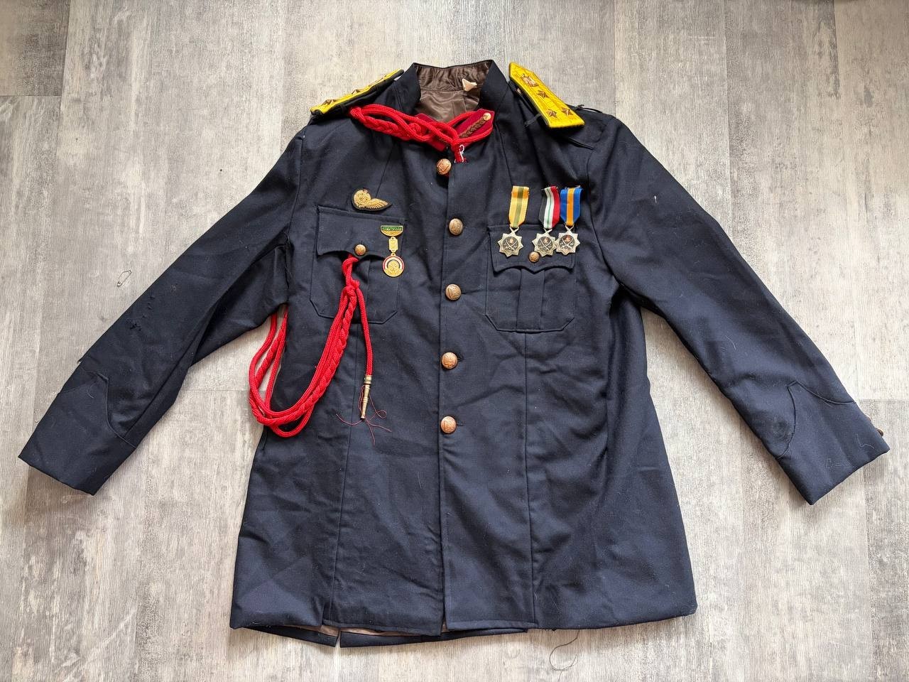 Pre 2000s Vintage Iraqi Officer Jacket With Medals Pre 2000s Vintage Iraqi Officer Jacket With Medals