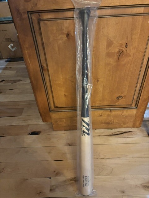 Marucci Hand Crafted Edwin Diaz Pro Model Baseball Bat (Still in the wrapper) Marucci Hand Crafted Edwin Diaz Pro Model Baseball Bat (Still in the wrapper)