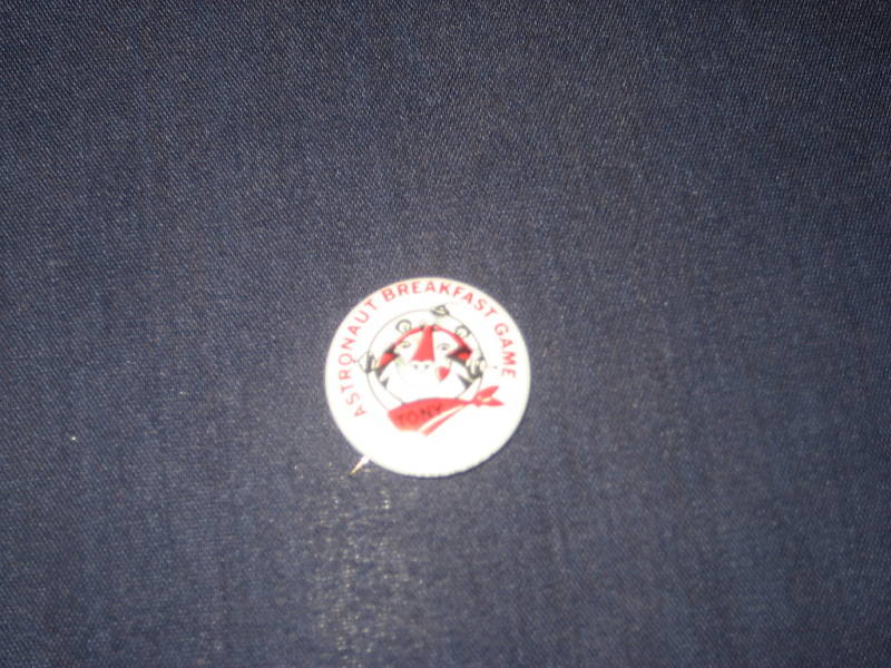 vintage Tony the Tiger Astronaut Breakfast Game pin