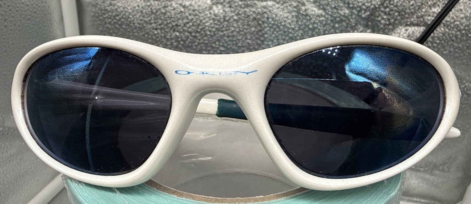 Oakley Minute Gen 2 Pearl w/Ice Iridium lens SKU 12-592 - Genuine RARE