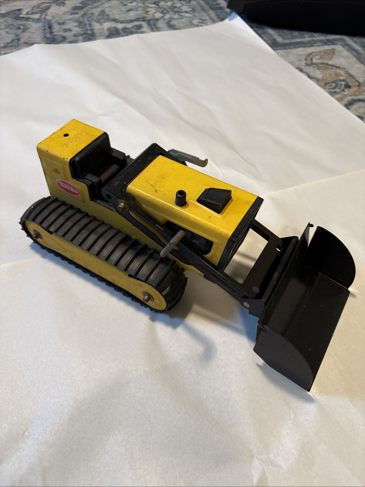 Vintage Tonka T-6 Pressed Steel Front End Bucket Loader Tracked Toy Bulldozer Vintage Tonka T-6 Pressed Steel Front End Bucket Loader Tracked Toy Bulldozer