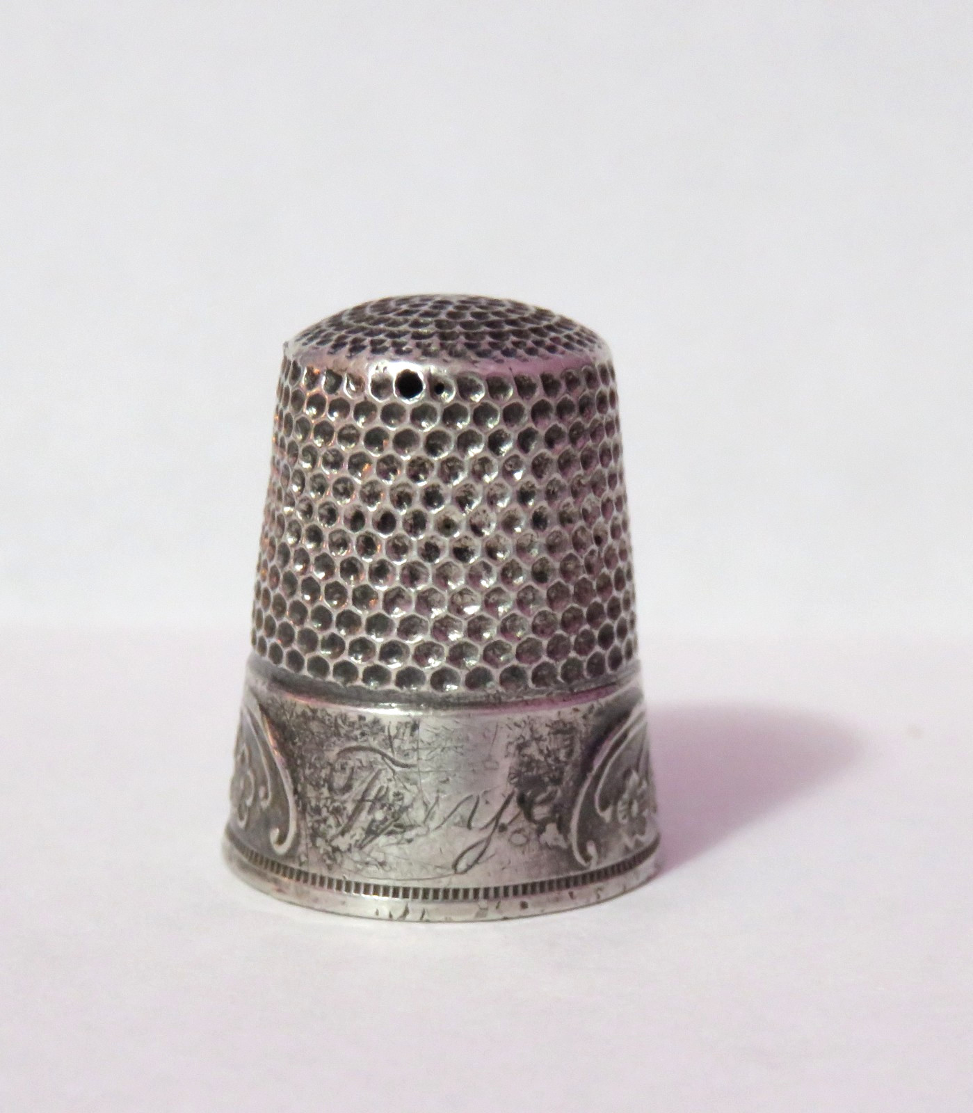 ANTIQUE STERLING SILVER WAITE THRESHER SIZE 7 THIMBLE FLORAL BAND ANTIQUE STERLING SILVER WAITE THRESHER SIZE 7 THIMBLE FLORAL BAND
