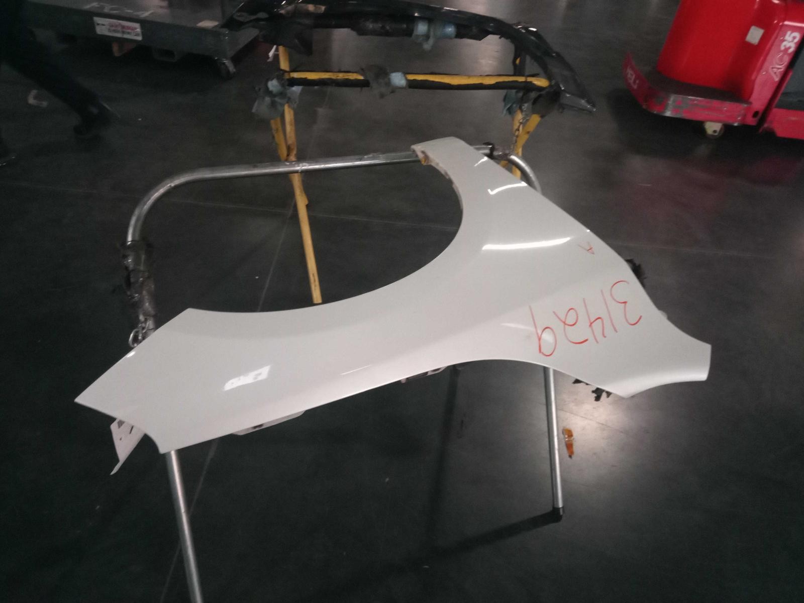 2018 Volvo S60 Right Fender White Used OEM 70058 86000 Miles