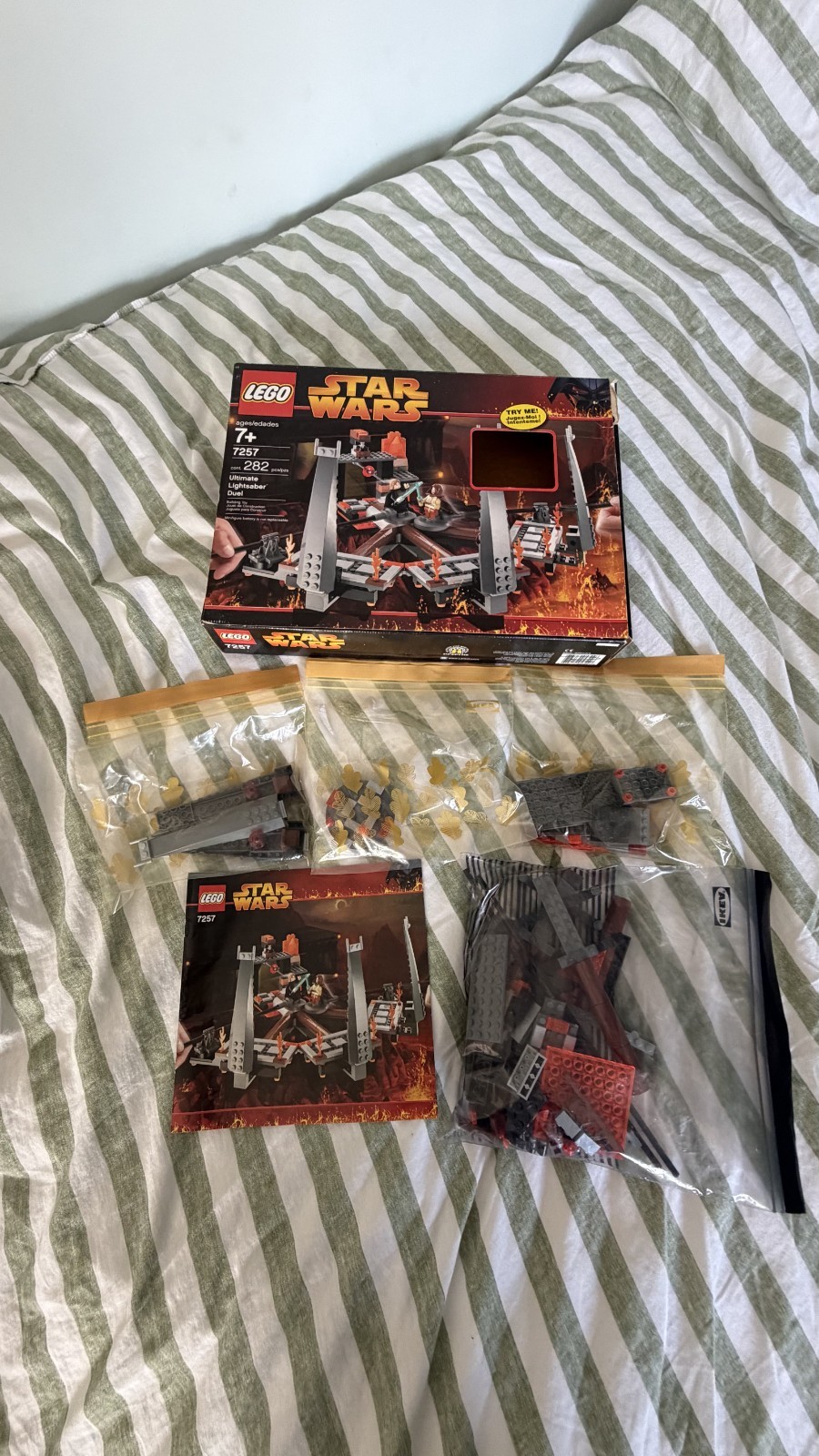 LEGO Star Wars: Ultimate Lightsaber Duel (7257) COMPLETE SET WITH MANUAL LEGO Star Wars: Ultimate Lightsaber Duel (7257) COMPLETE SET WITH MANUAL