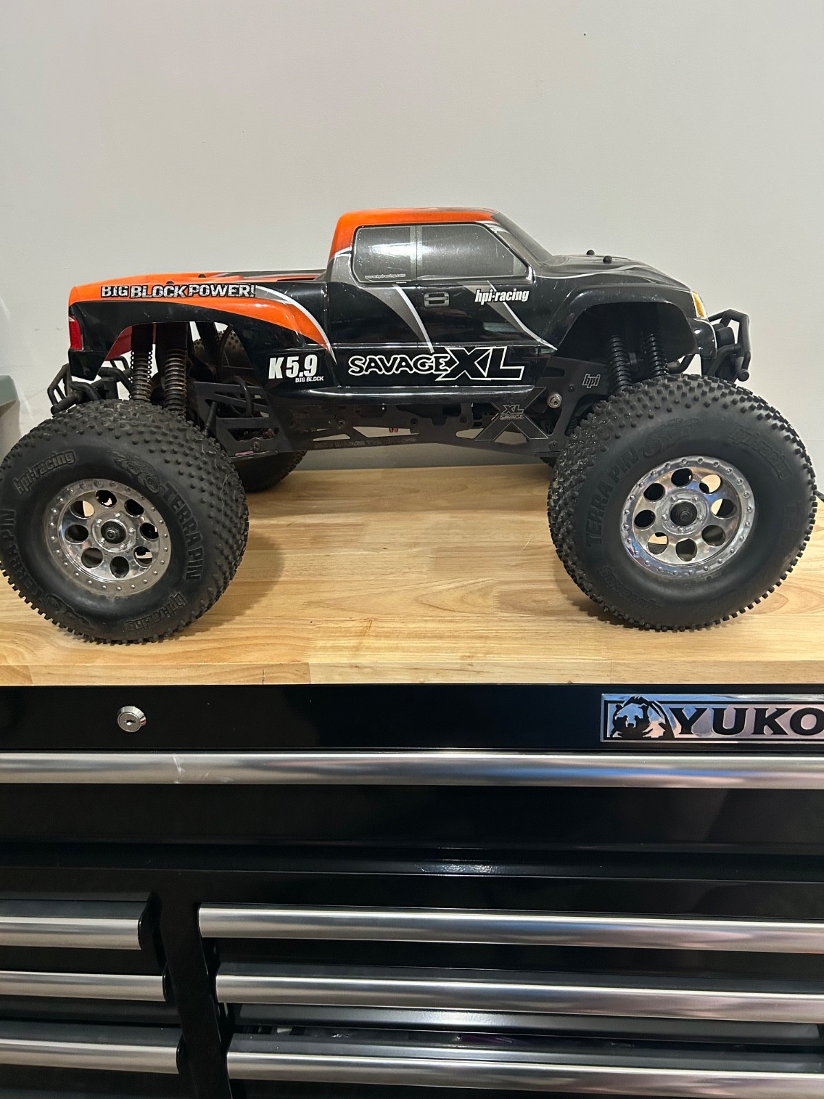 HPI SAVAGE XL 5.9-4WD 1/8 SCALE NITRO MONSTER TRUCK ROLLER RC HPI SAVAGE  NITRO
