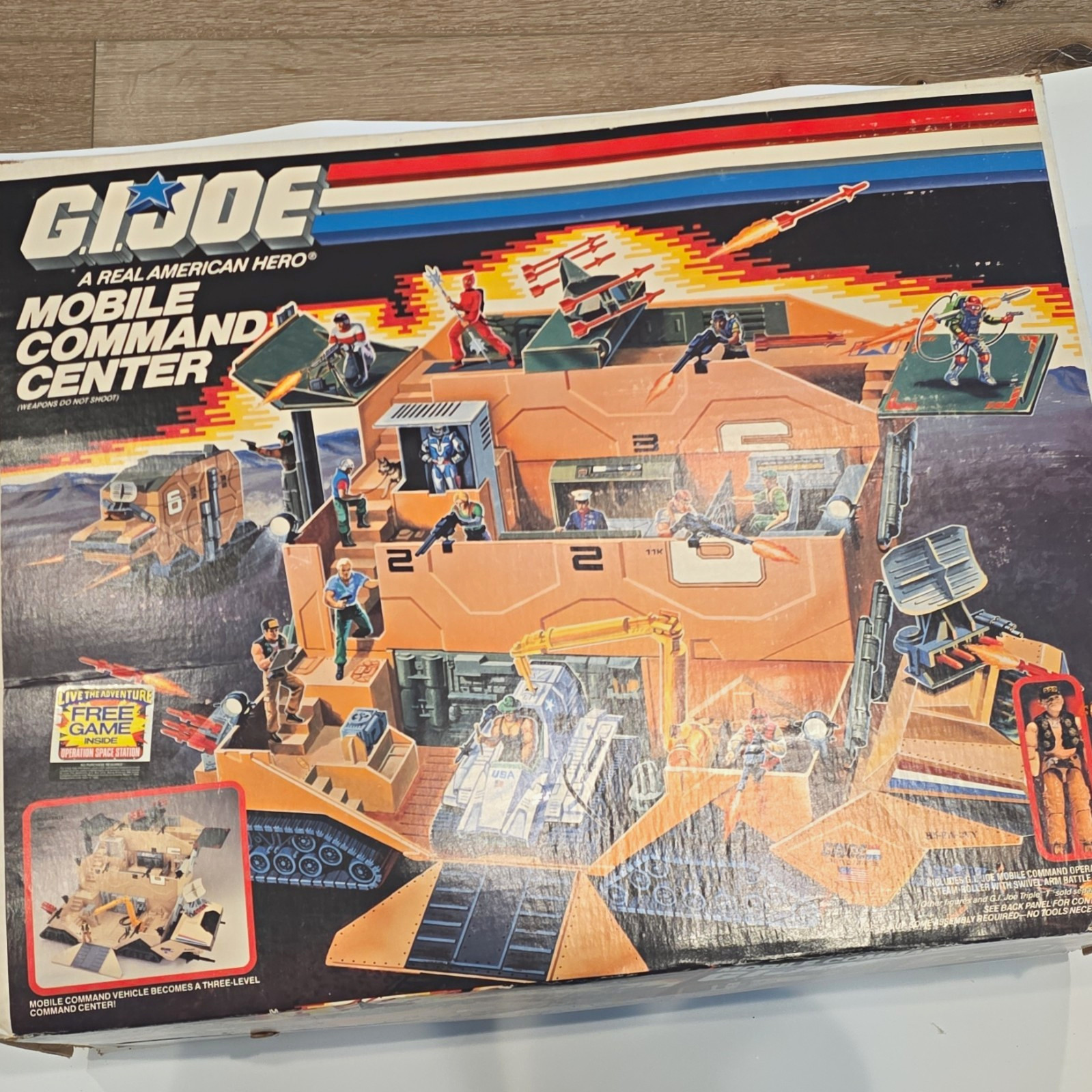 vintage Hasbro G.I. Joe Mobile Command Center Playset Vehicle Crane w/ Box 1987 vintage Hasbro G.I. Joe Mobile Command Center Playset Vehicle Crane w/ Box 1987