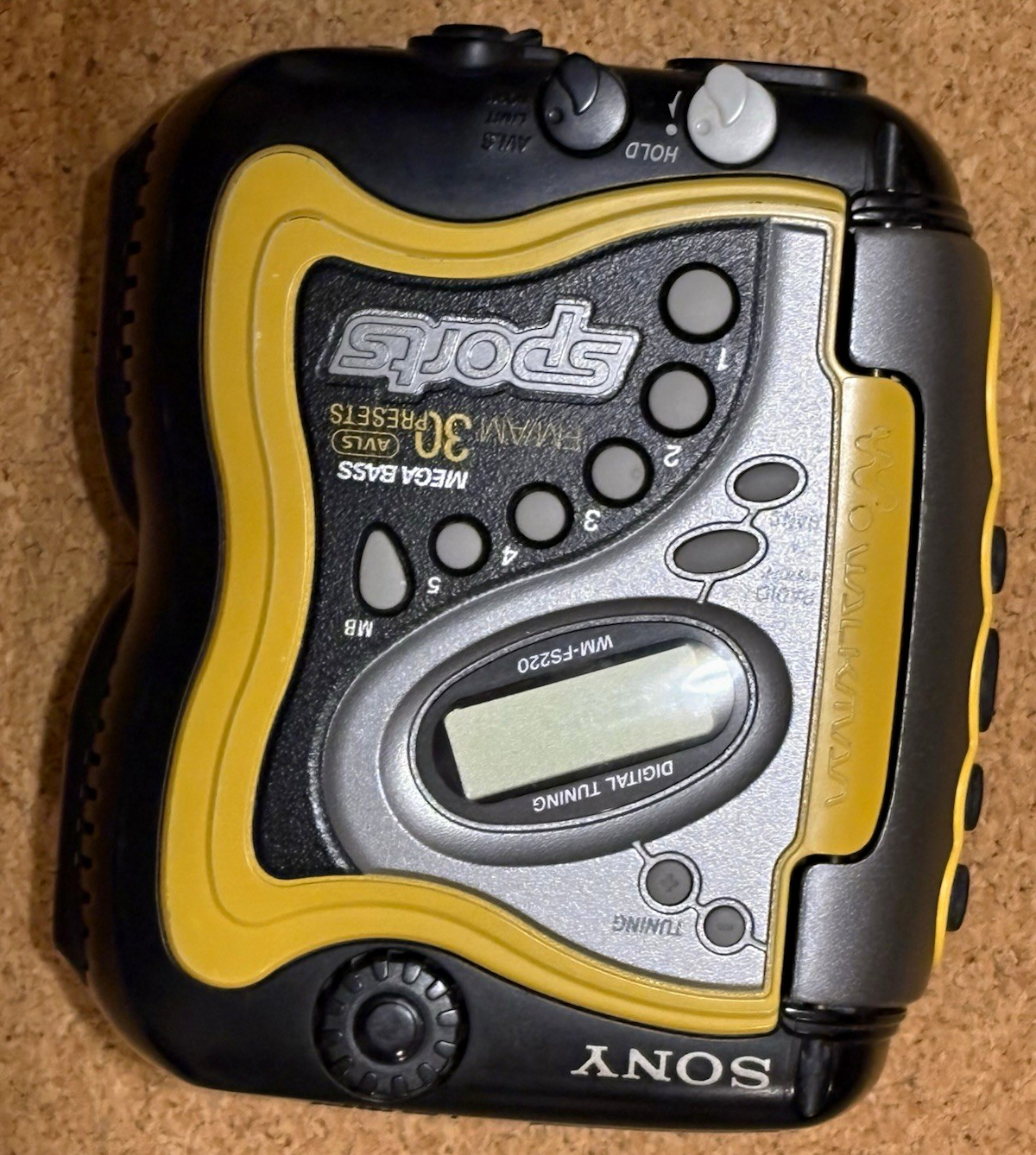 Sony Walkman Sports WM-FS220 AM/FM Radio Cassette Player Mega Bass Yellow Sony Walkman Sports WM-FS220 AM/FM Radio Cassette Player Mega Bass Yellow