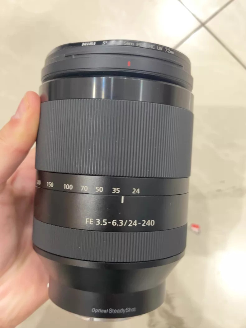 Sony SEL 24-240mm f/3.5-6.3 IF AF OSS Zoom Lens for Sony E-Mount Sony SEL 24-240mm f/3.5-6.3 IF AF OSS Zoom Lens for Sony E-Mount