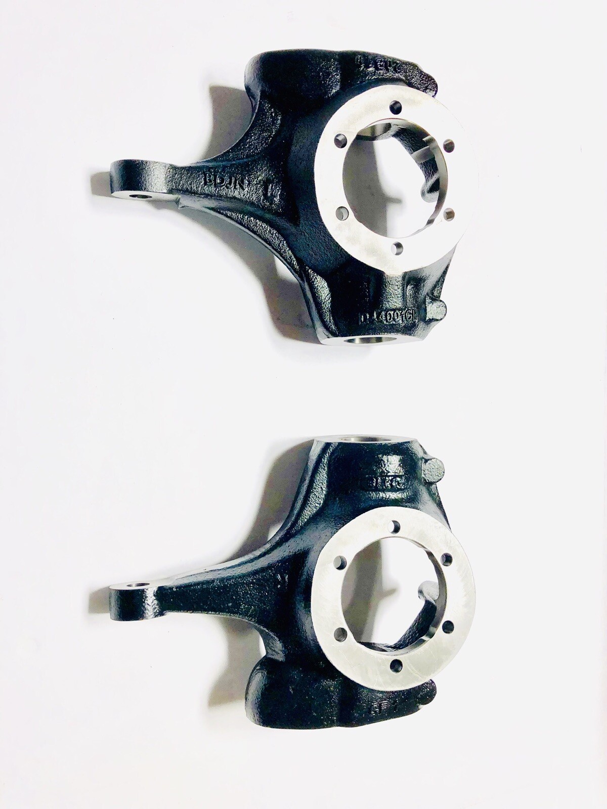 Pair of Dana 44 Chevy Flat Top Knuckles Machined for Crossover Steering Pair of Dana 44 Chevy Flat Top Knuckles Machined for Crossover Steering