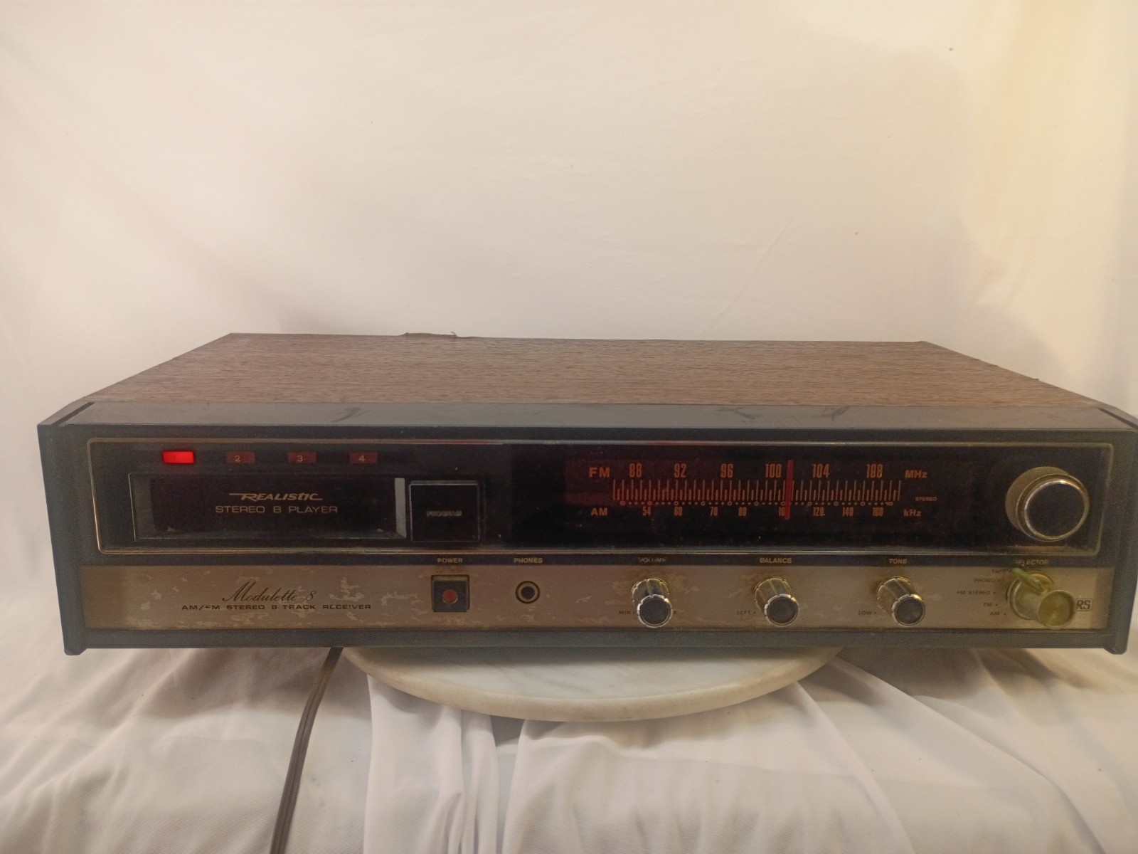 Realistic Modulette-8 AM/FM Stereo 8-Track Receiver 40W MPN 12-1402A POWERS ON