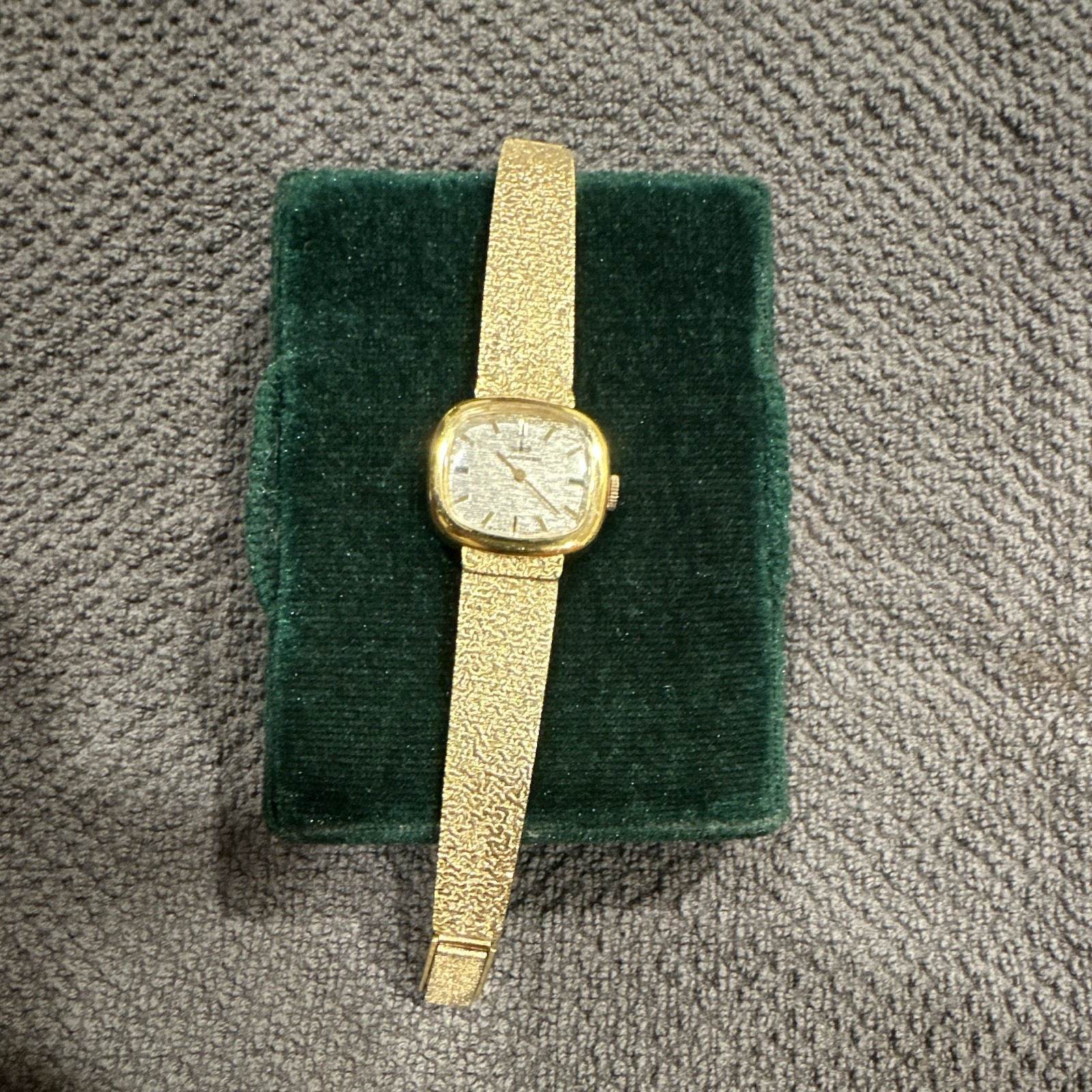 Vintage Bucherer Ladies' Wristwatch Gold Tone Vintage Bucherer Ladies' Wristwatch Gold Tone