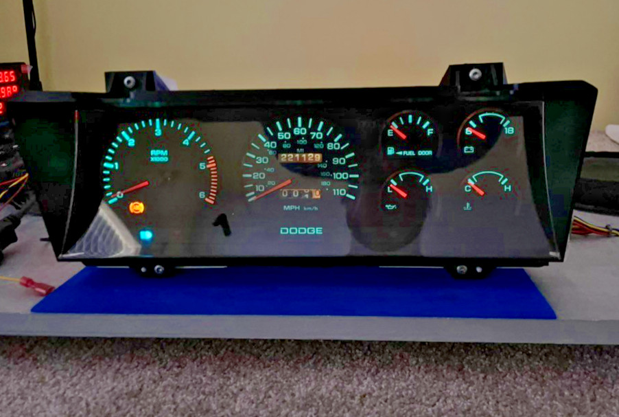 1994 - 1996 Dodge Dakota 3.9L AT Instrument Cluster Gauges OEM 221K Miles 1994 - 1996 Dodge Dakota 3.9L AT Instrument Cluster Gauges OEM 221K Miles