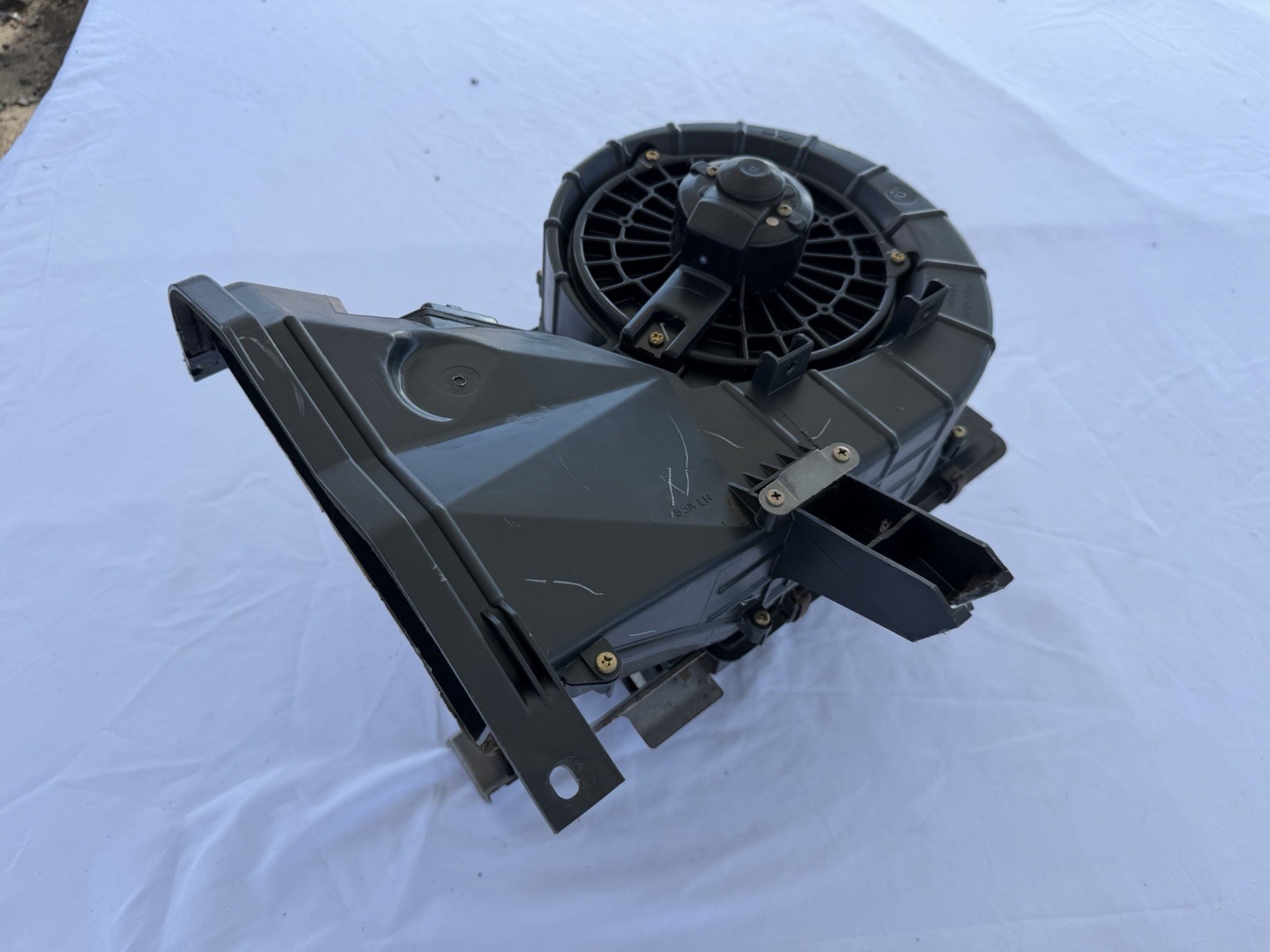 2002-2004 Honda CRV Blower Motor and Housing - OEM 2002-2004 Honda CRV Blower Motor and Housing - OEM