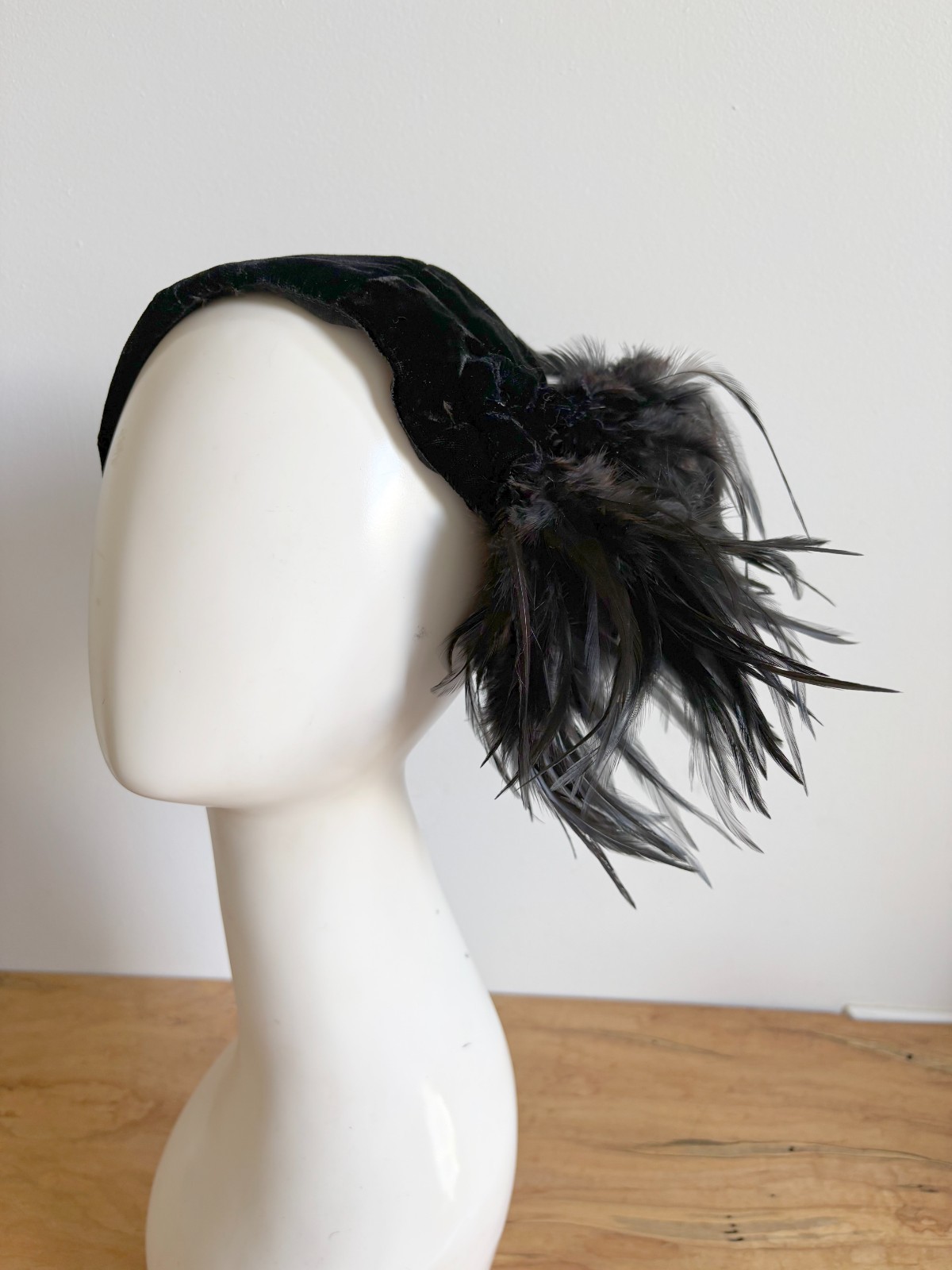Vintage 1940s Black Velvet Feathered Half Hat Headband Party Goth Witchy ONE SZ