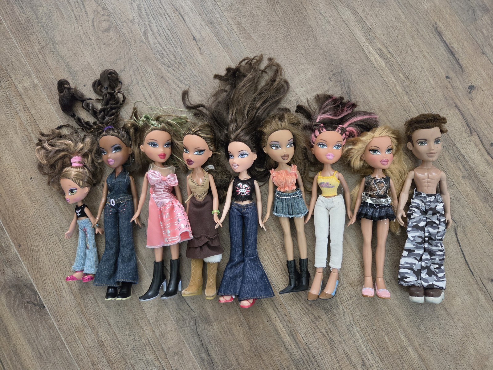 Vintage Bratz Doll Lot 9 Dressed Snap On Shoes Boyz Kidz Cloe Yasmin Sasha Y2K Vintage Bratz Doll Lot 9 Dressed Snap On Shoes Boyz Kidz Cloe Yasmin Sasha Y2K