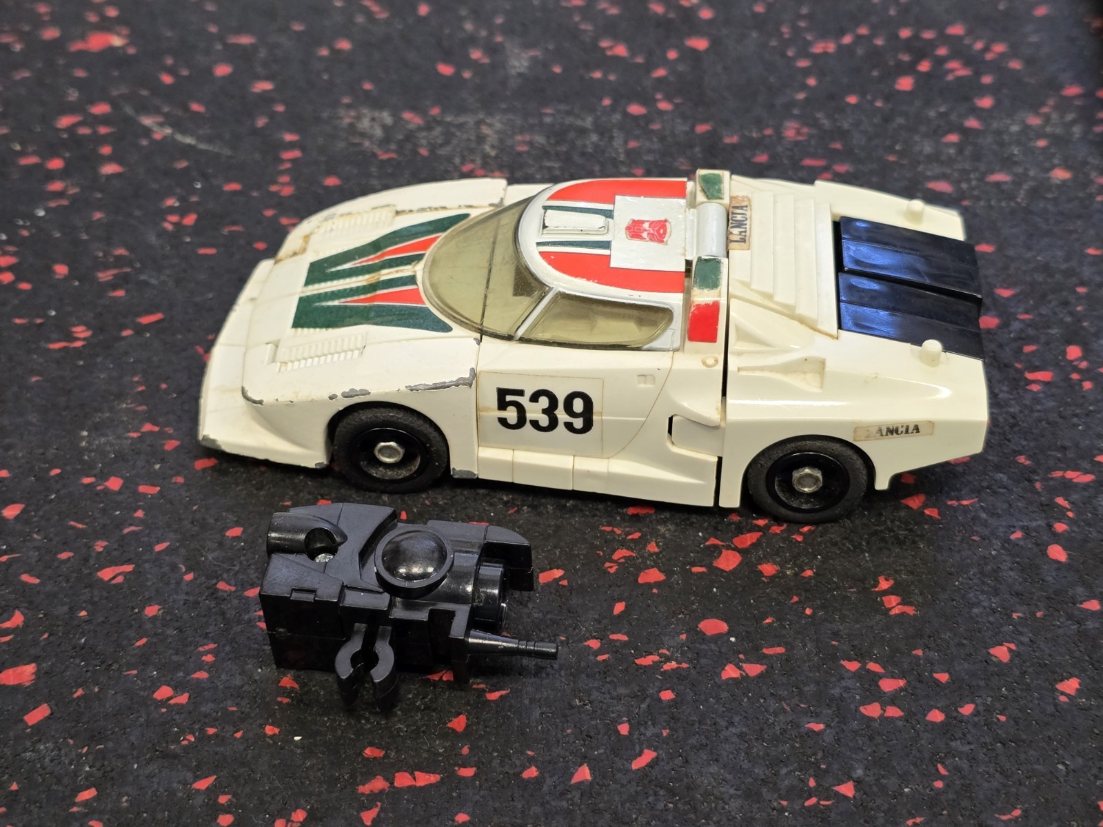 Vintage 1982 Transformers * G1 Wheeljack * Near Complete * Original * CLEAN Vintage 1982 Transformers * G1 Wheeljack * Near Complete * Original * CLEAN