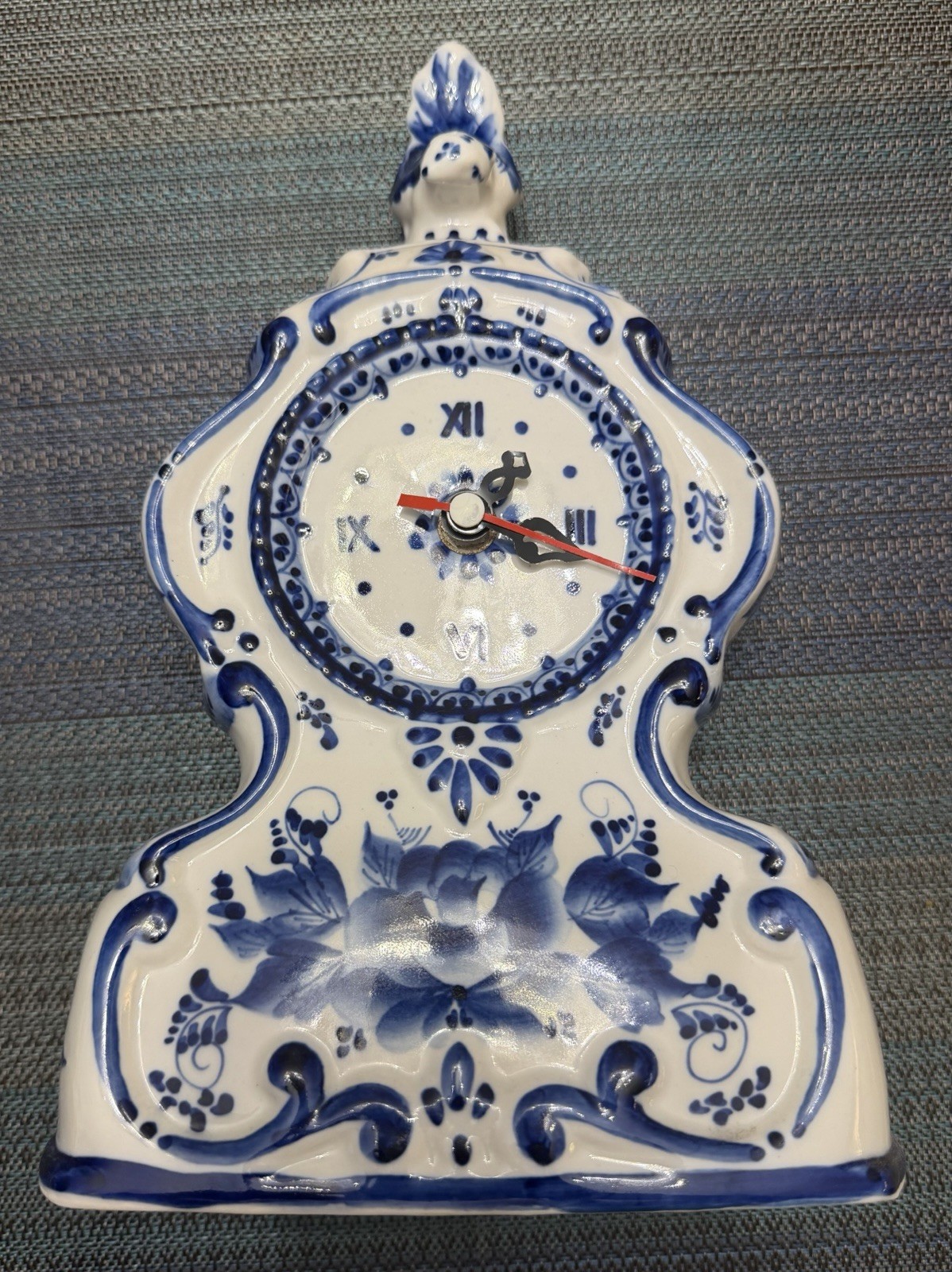 RARE VTG GZHEL RUSSIAN PORCELAIN CLOCK HAND PAINTED SIGNED RARE VTG GZHEL RUSSIAN PORCELAIN CLOCK HAND PAINTED SIGNED
