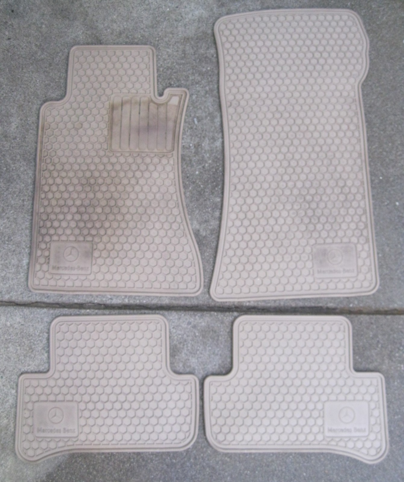  01-07 Mercedes-Benz W203 C-Class OEM Front & Rear Rubber Floor Mat Set Beige