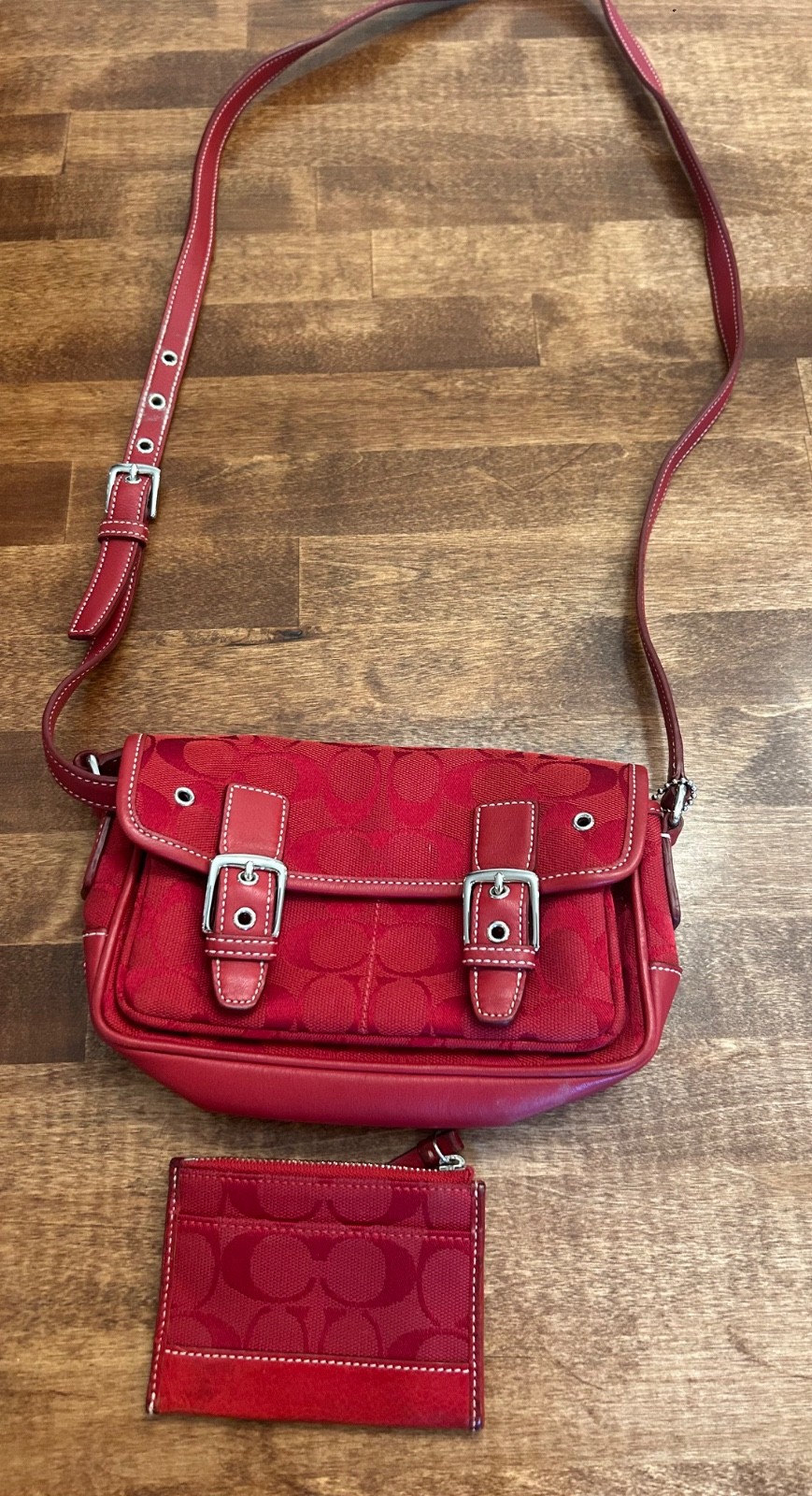 Vintage Y2K Coach Mini Field Signature Shoulder/Crossbody Red w/Wallet 6844 Vintage Y2K Coach Mini Field Signature Shoulder/Crossbody Red w/Wallet 6844