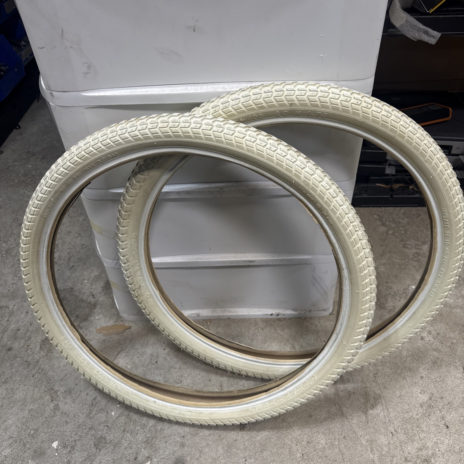 70s Huffy Bandit Swallow Monster-Trac Bicycle Tires 20 X 1.75 White BMX 70s Huffy Bandit Swallow Monster-Trac Bicycle Tires 20 X 1.75 White BMX