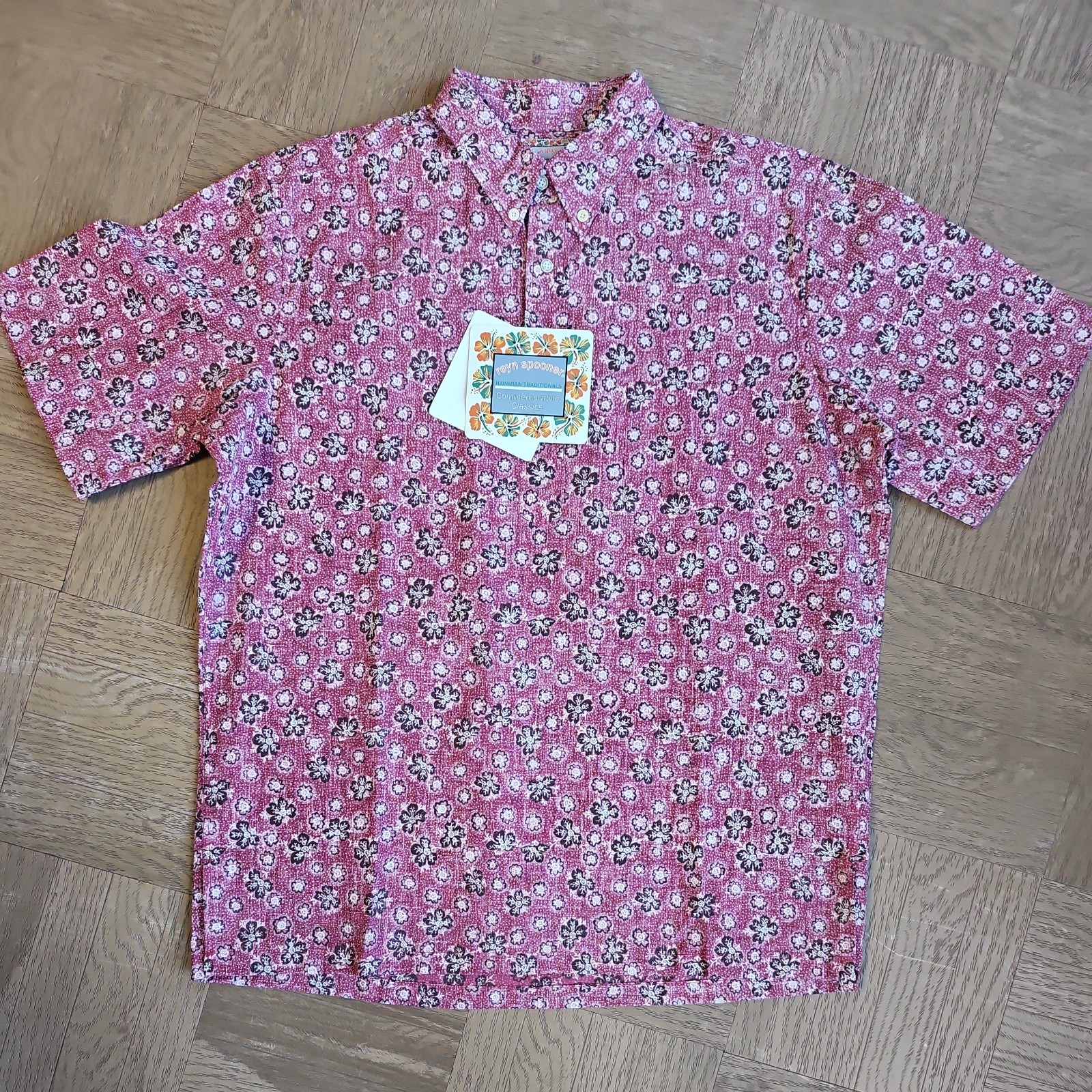 Reyn Spooner Commemorative Classics Reverse Print Red Hawaiin Shirt Large NWT Reyn Spooner Commemorative Classics Reverse Print Red Hawaiin Shirt Large NWT
