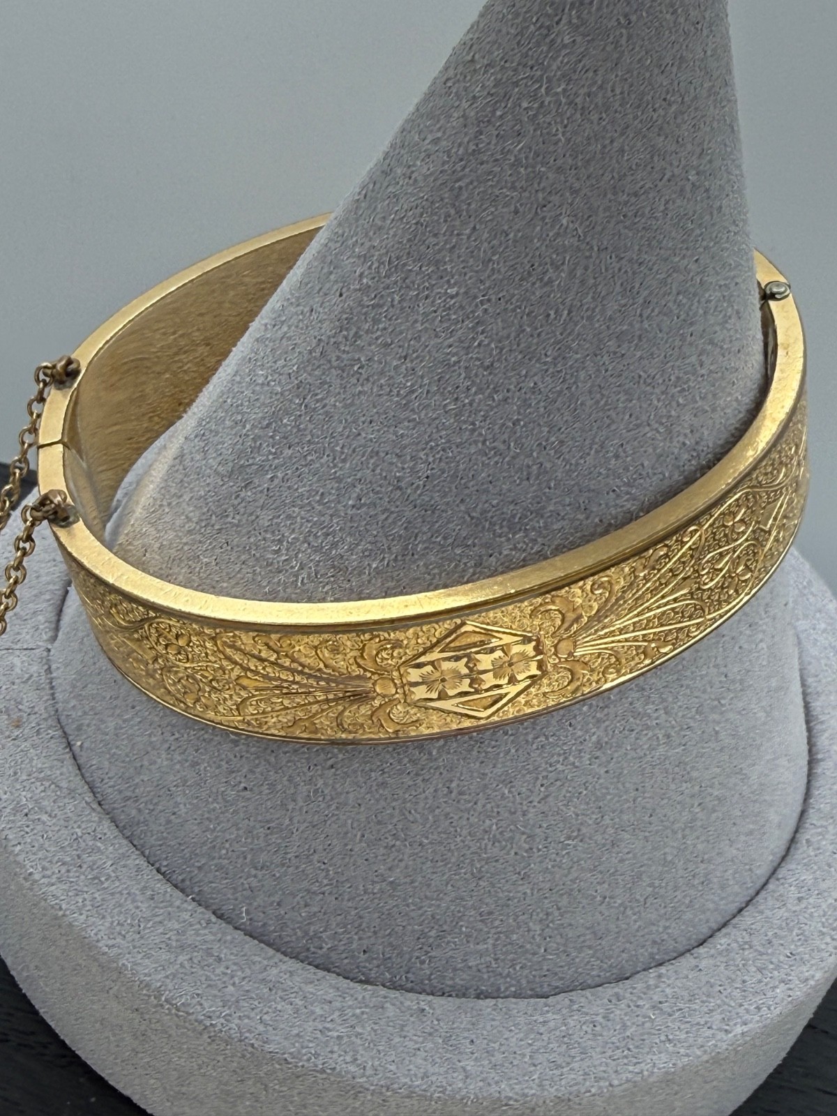 Vintage 12K Gold Filled Bliss Brothers Wide Hinged Bangle Bracelet 6.5 Vintage 12K Gold Filled Bliss Brothers Wide Hinged Bangle Bracelet 6.5
