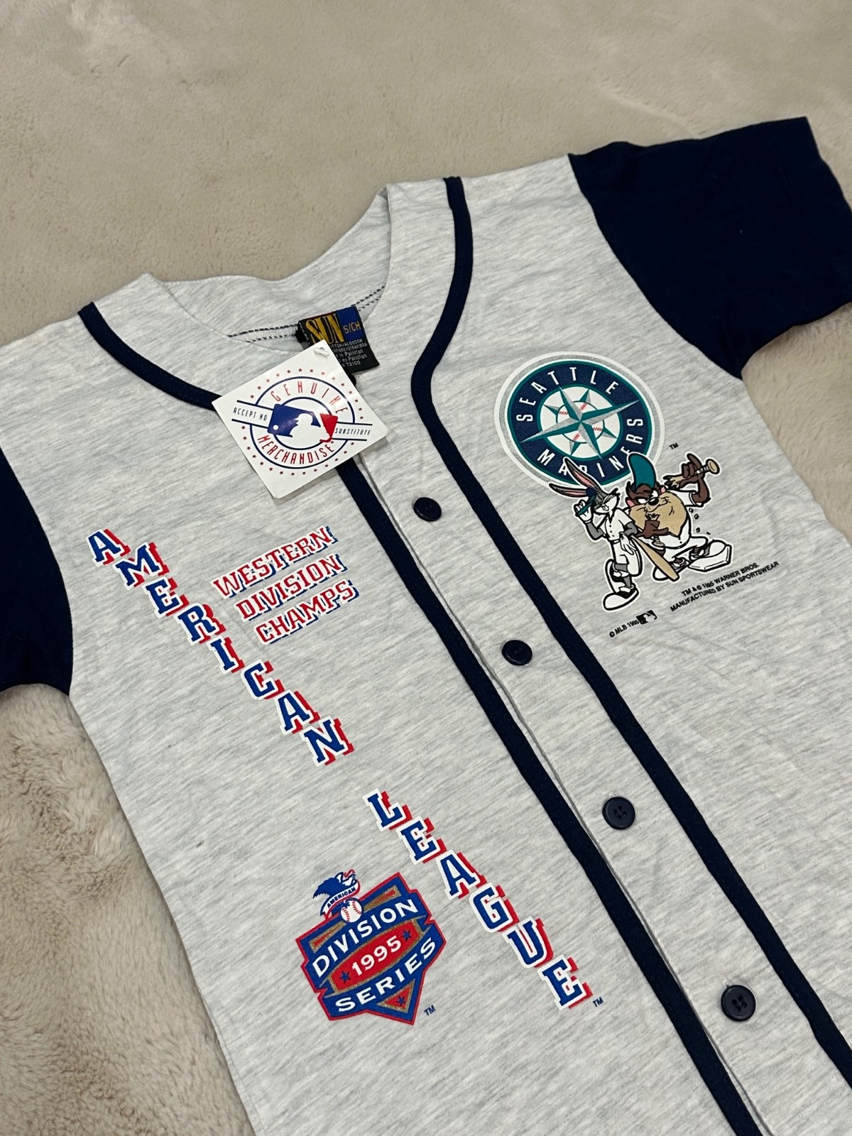 NWT Vintage Looney Tunes Seattle Mariners Western Division Champs Jersey Youth S NWT Vintage Looney Tunes Seattle Mariners Western Division Champs Jersey Youth S