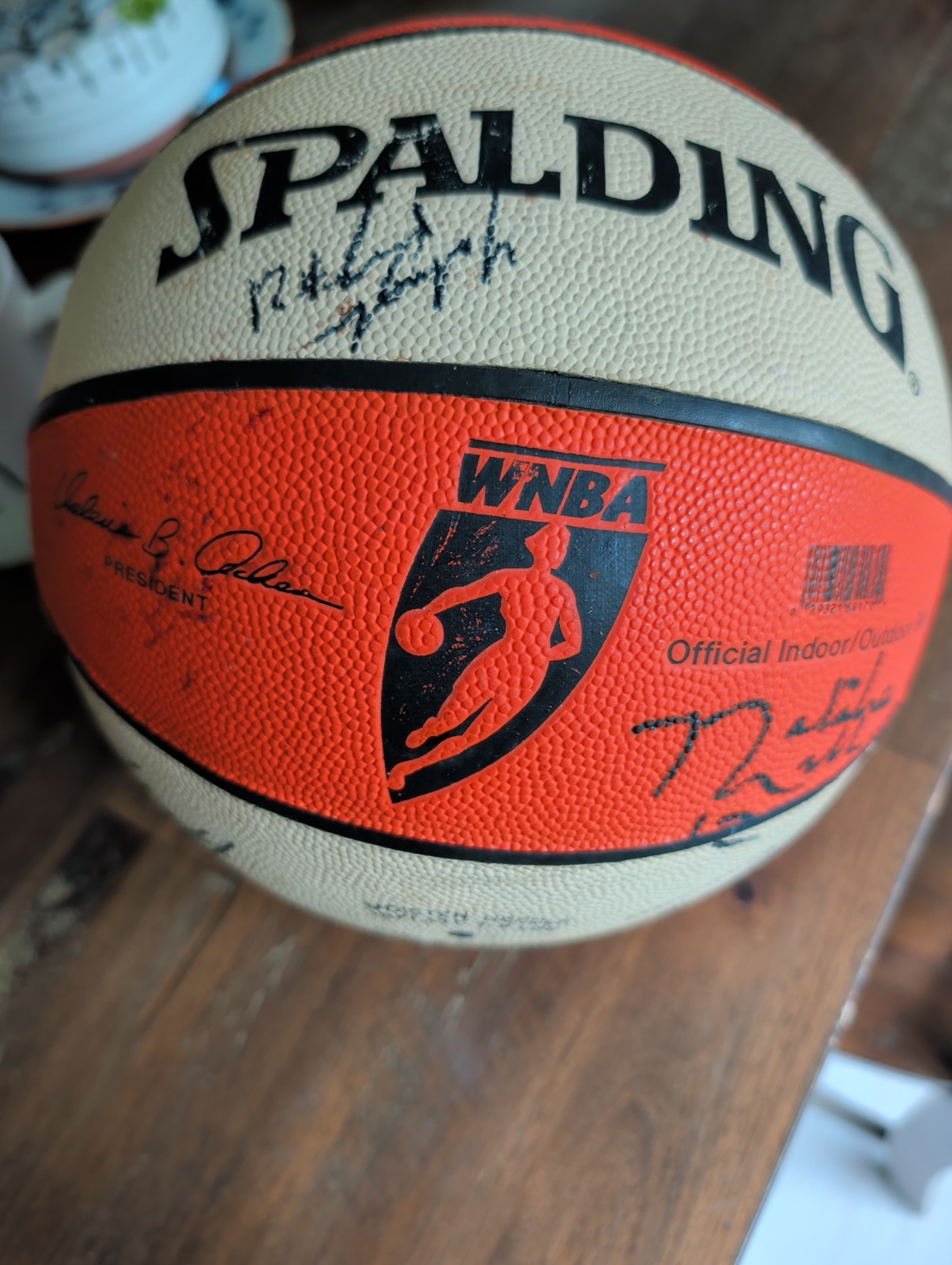 Indiana Fever Signed FULL Roster Basketball 2005 WNBA 12 Autographs Indiana Fever Signed FULL Roster Basketball 2005 WNBA 12 Autographs