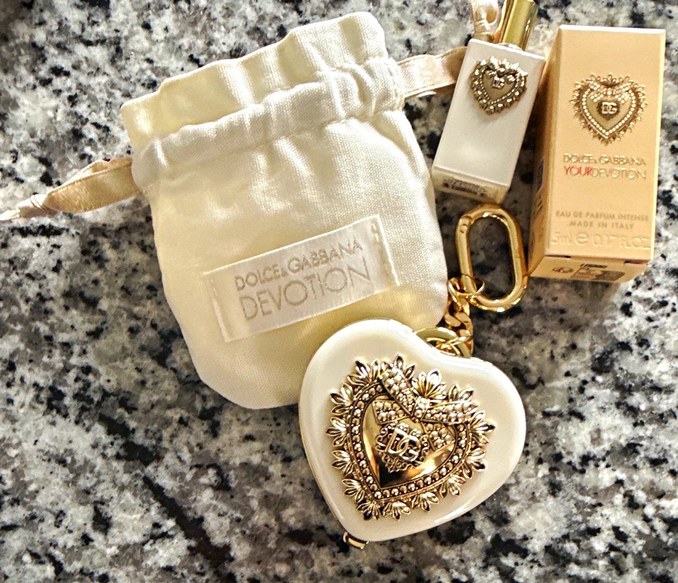 Dolce&Gabbana Devotion Eau de Parfum Travel Spray 5ml Box Pouch and Mirror Dolce&Gabbana Devotion Eau de Parfum Travel Spray 5ml Box Pouch and Mirror
