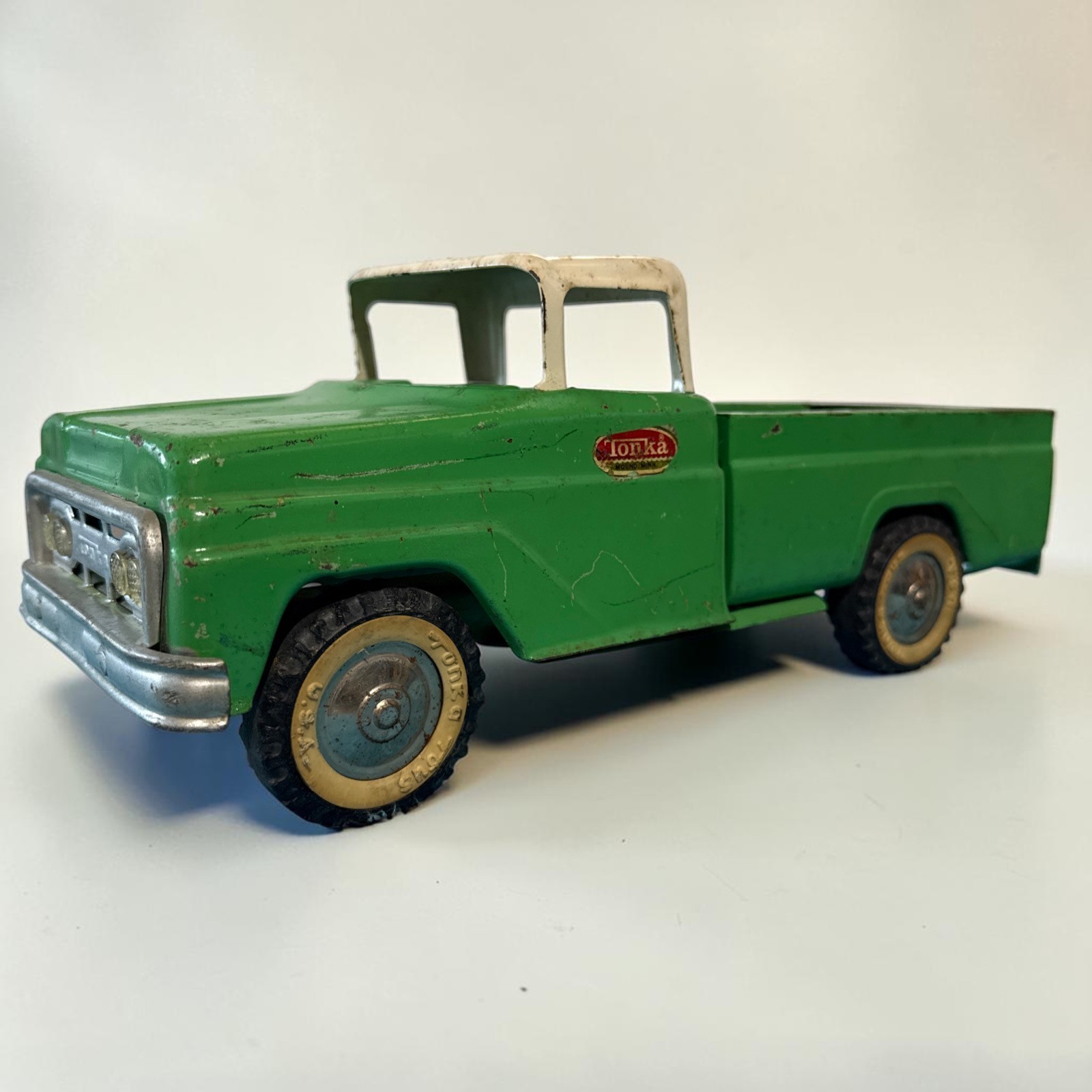 Vintage 1963-64 Tonka Fleetside Pickup Truck Green Rubber Whitewall Tires USA MN