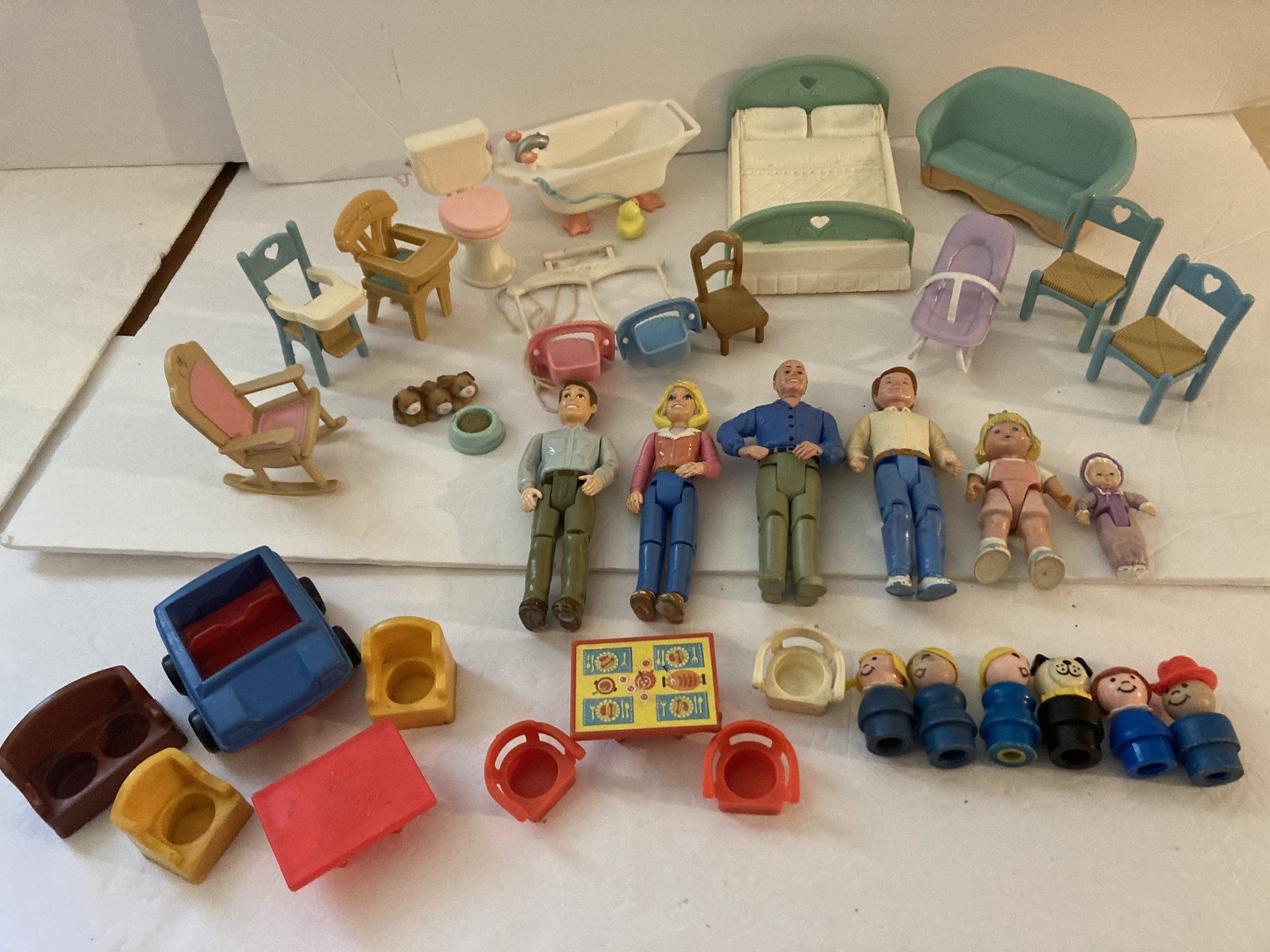 Mixed Lot vintage Fisher Price Loving Family/Little People Doll House-over 35pcs Mixed Lot vintage Fisher Price Loving Family/Little People Doll House-over 35pcs