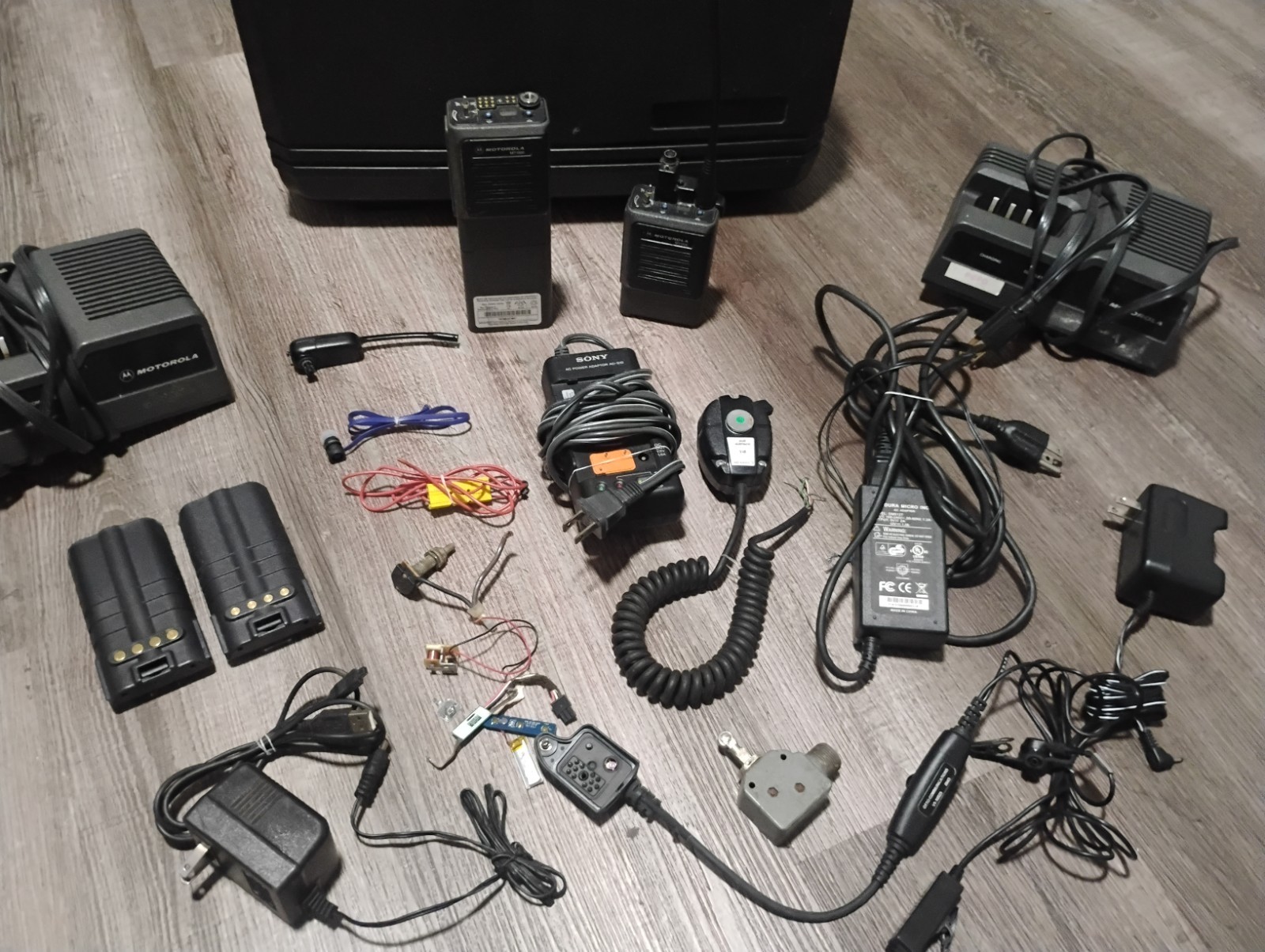 Vintage Motorola MT1000 Lot – Rare 99-Ch UHF Display Radio (H44GCJ7190BN), NTN54