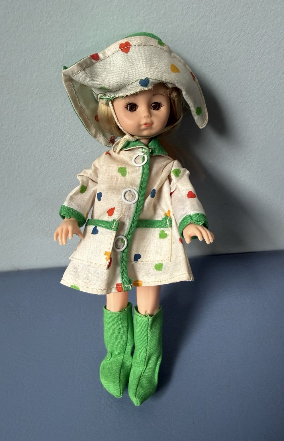 VTG 1978 VOGUE GINNY DOLL IN GREEN HEART RAINCOAT OUTFIT #70118 VTG 1978 VOGUE GINNY DOLL IN GREEN HEART RAINCOAT OUTFIT #70118
