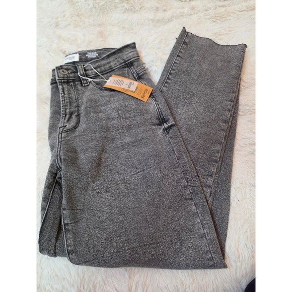 NWT Kensie The Allie High Rise Slim Straight Jeans Size 0 / 25 Gray Raw Hem NWT Kensie The Allie High Rise Slim Straight Jeans Size 0 / 25 Gray Raw Hem