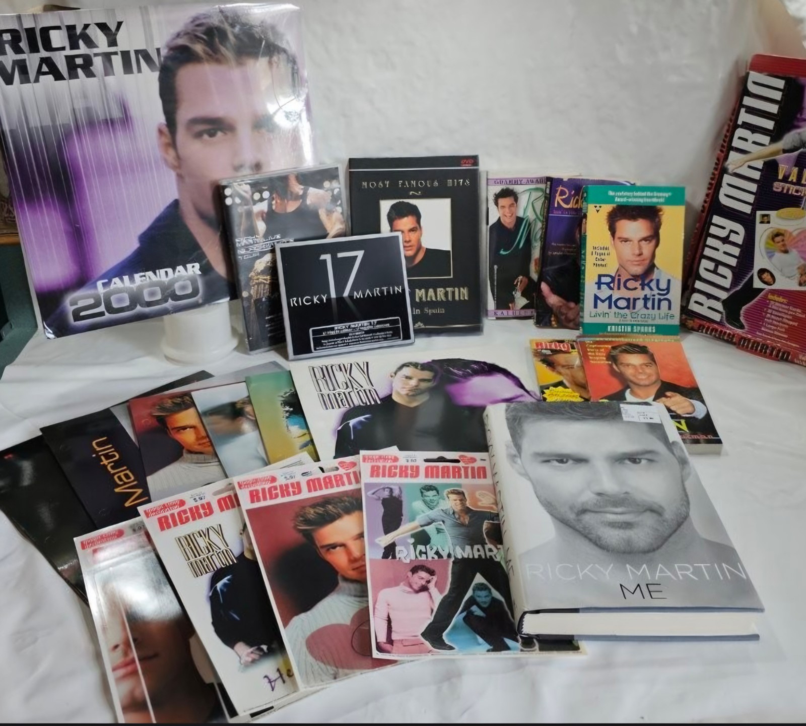 Vintage Ricky Martin Memorabilia Books,DVD,CD,Windows Clings,Folders, Kids Valen Vintage Ricky Martin Memorabilia Books,DVD,CD,Windows Clings,Folders, Kids Valen