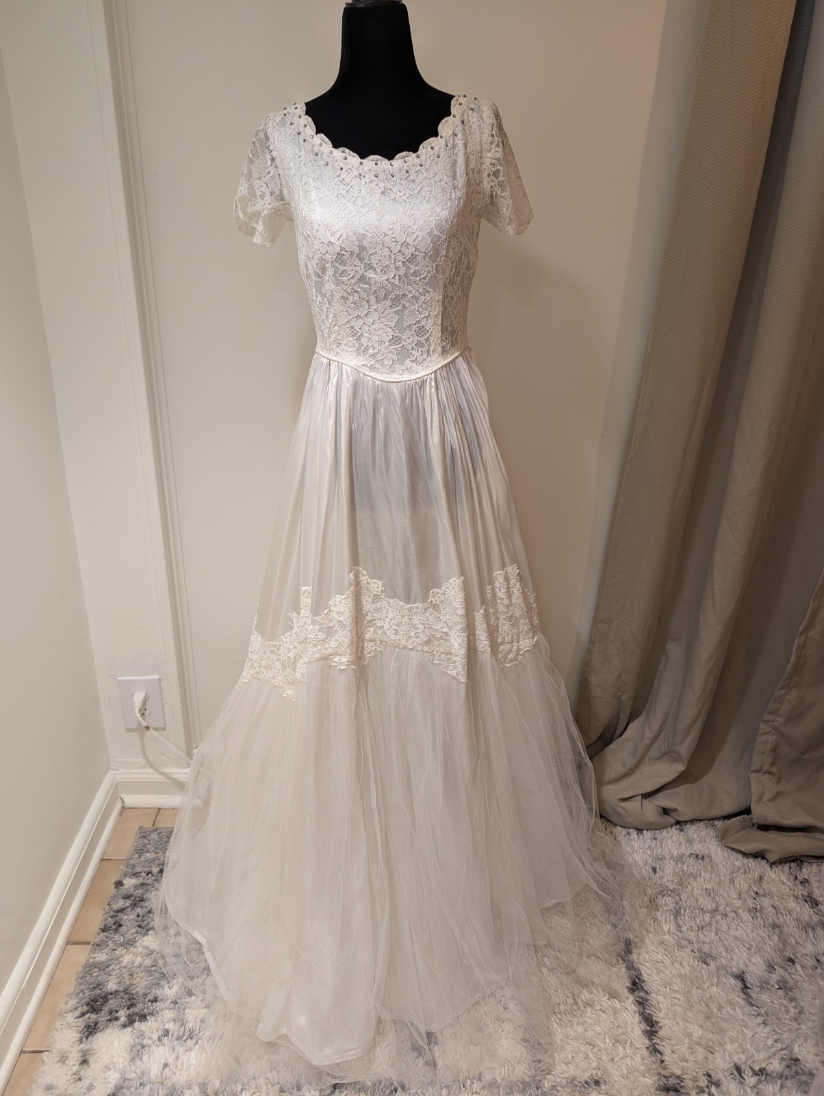 Vintage 1950s Unbranded White Wedding Dress Lace Satin Rhinestone Pearl 