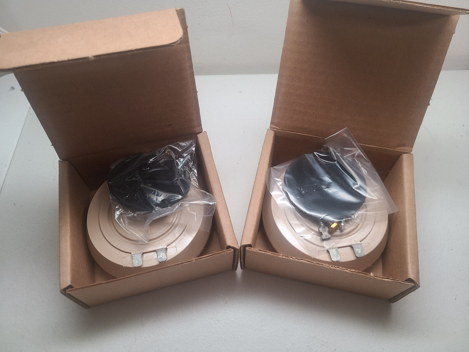 Vintage 1980s RARE NOS Set of (2) Surface Transducer Audio Sonic Disc Beige USA