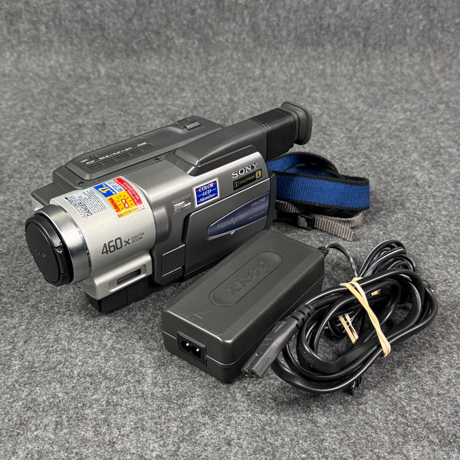 Sony Handycam CCD-TRV58 Hi8 8mm Video Camera Camcorder NightShot - No Battery Sony Handycam CCD-TRV58 Hi8 8mm Video Camera Camcorder NightShot - No Battery